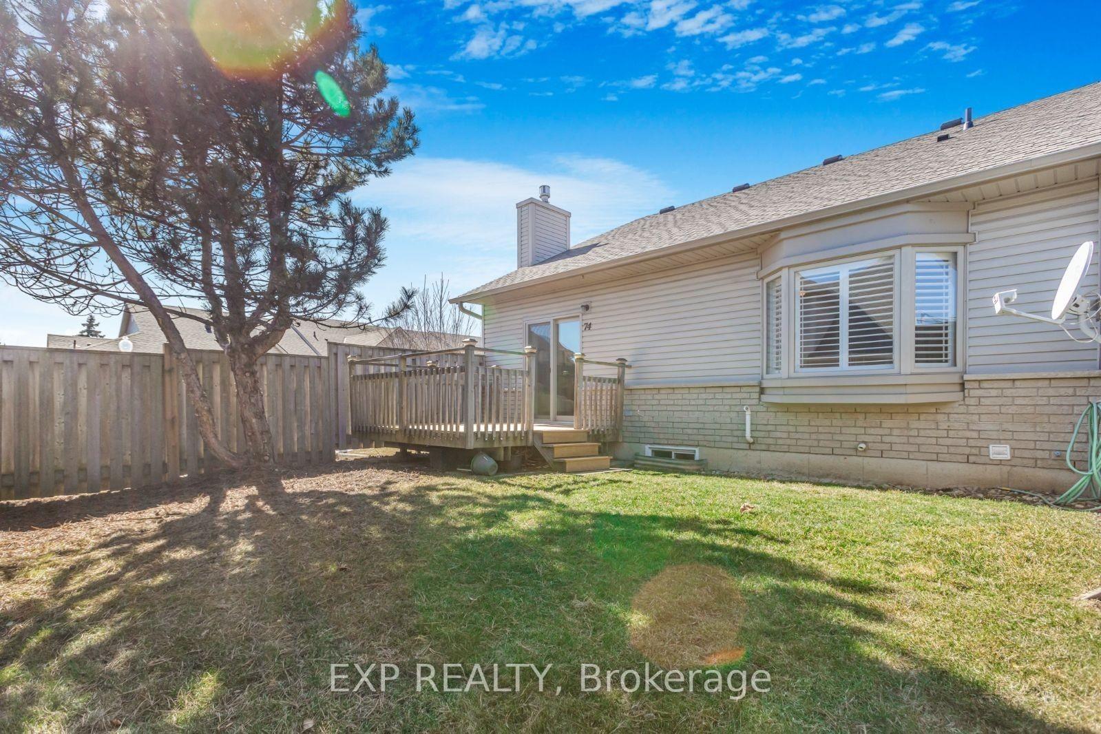 2 Bedrooms Condo at 34 Southbrook, Hamilton For sale