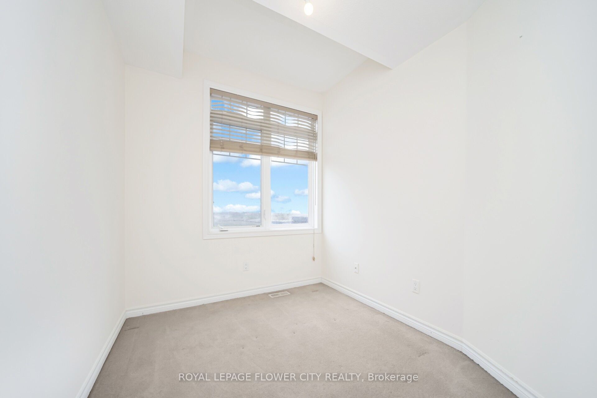 82 Magdalene Crescent