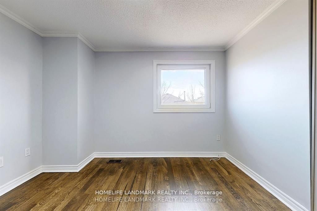 3452 Cherrington Crescent
