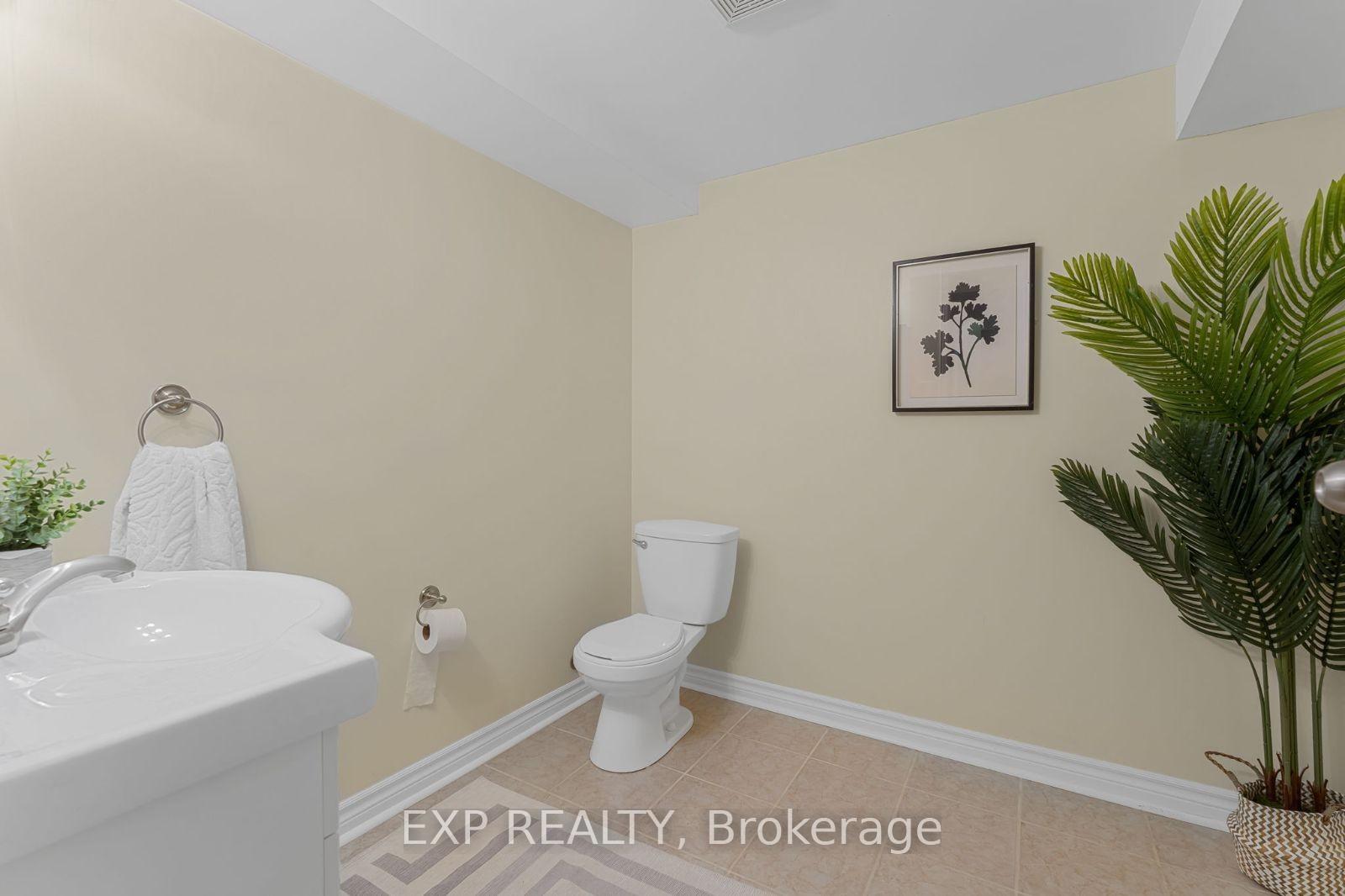 3 Bedrooms Condo at 1489 Heritage, Oakville For sale