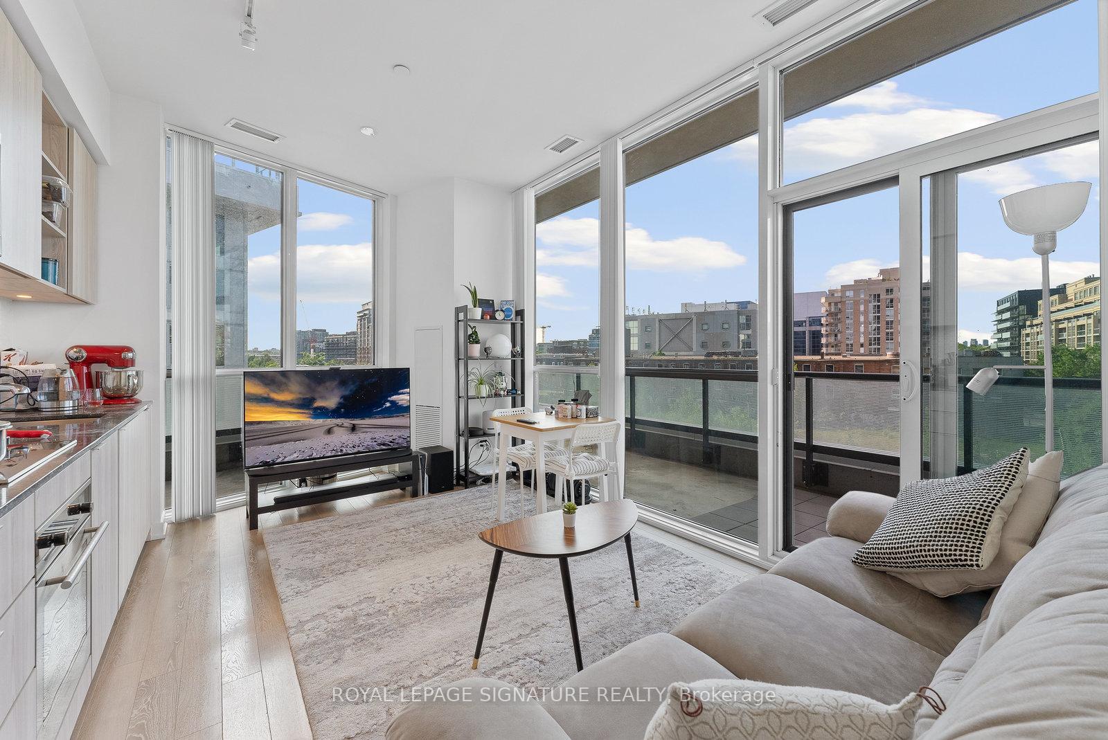 2 Bedrooms Condo at 50 Ordnance, Toronto For sale