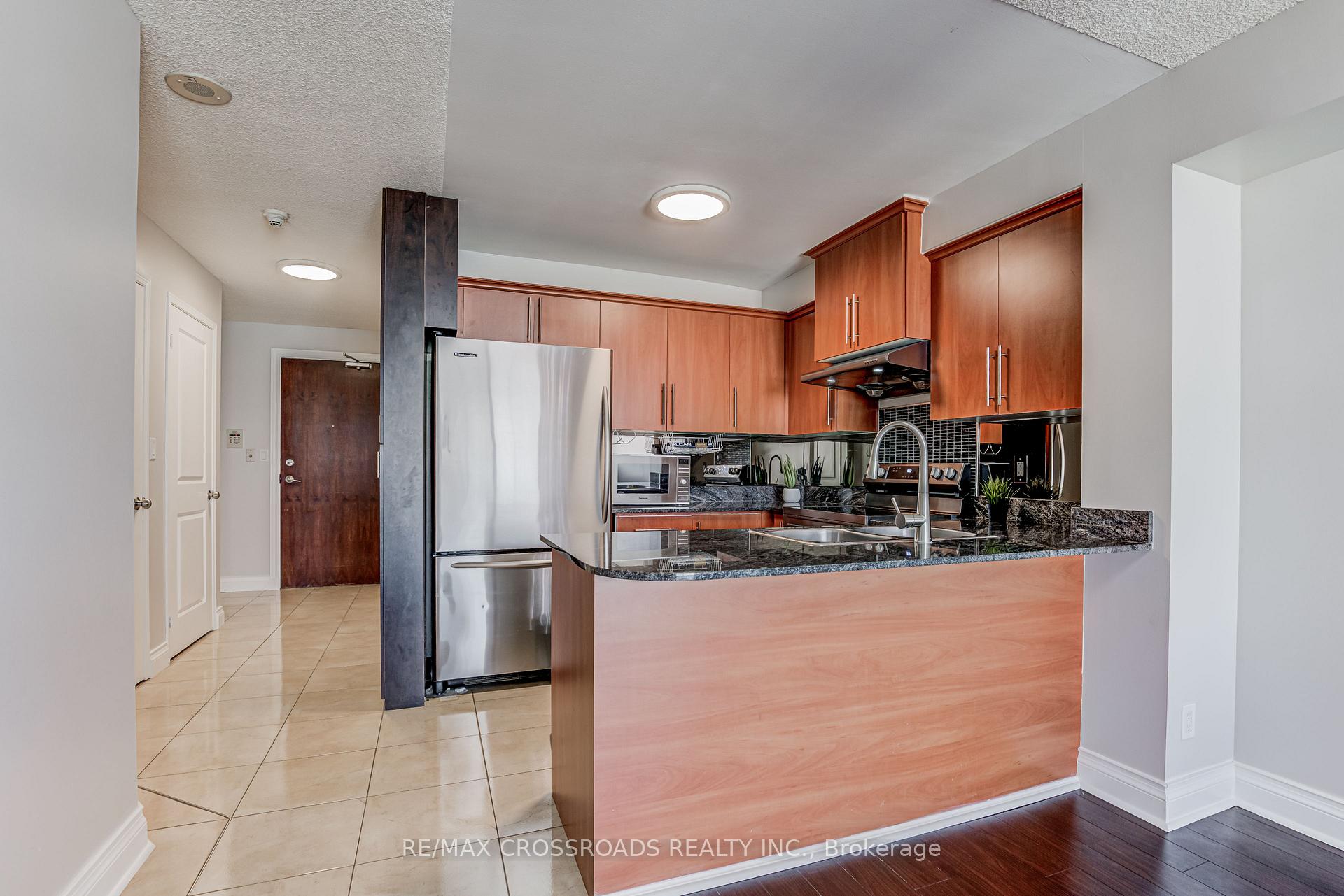 2 Bedrooms Condo at 8 Rosebank, Toronto For sale