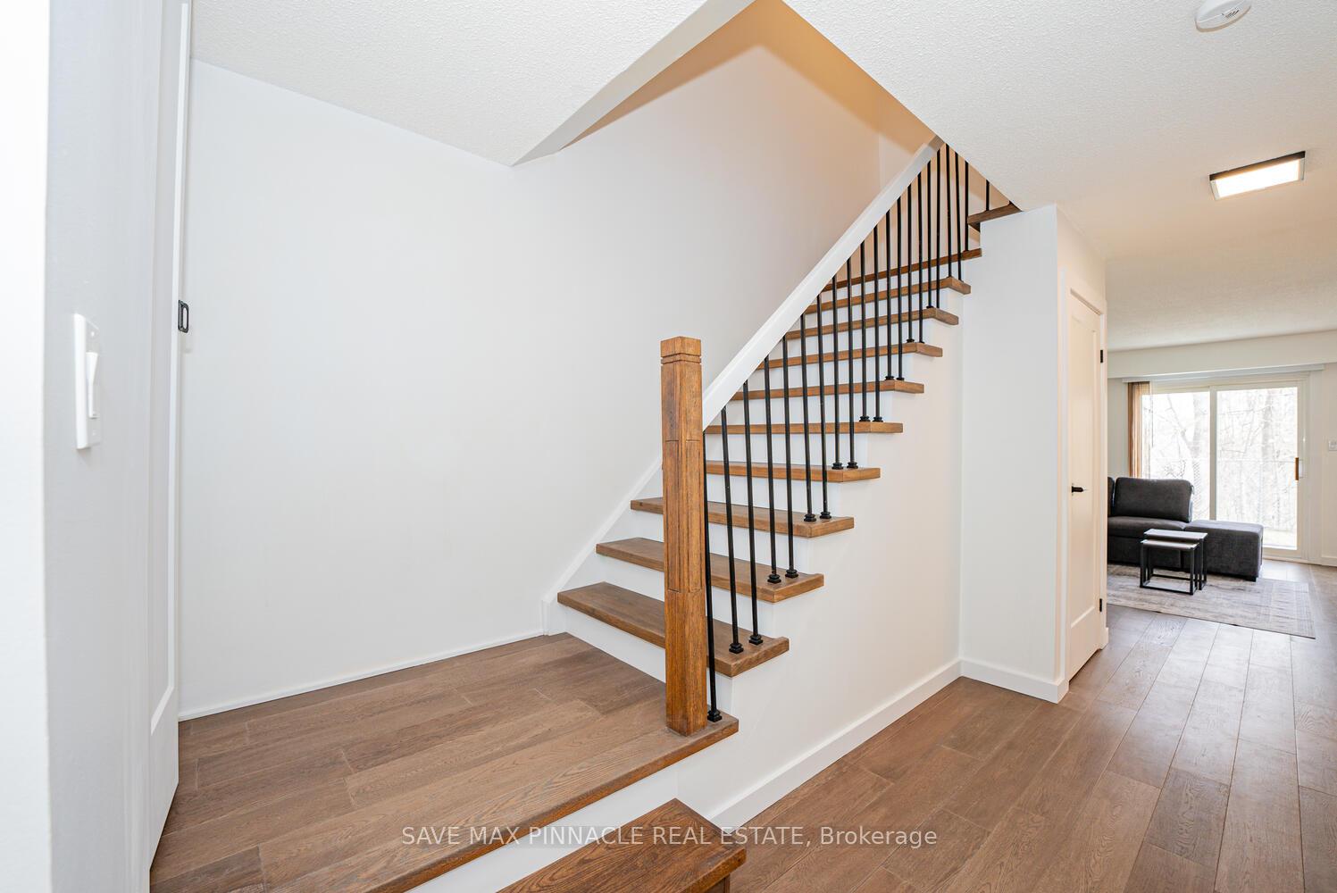 4 Bedrooms Condo at 2120 Rathburn,  Mississauga For sale