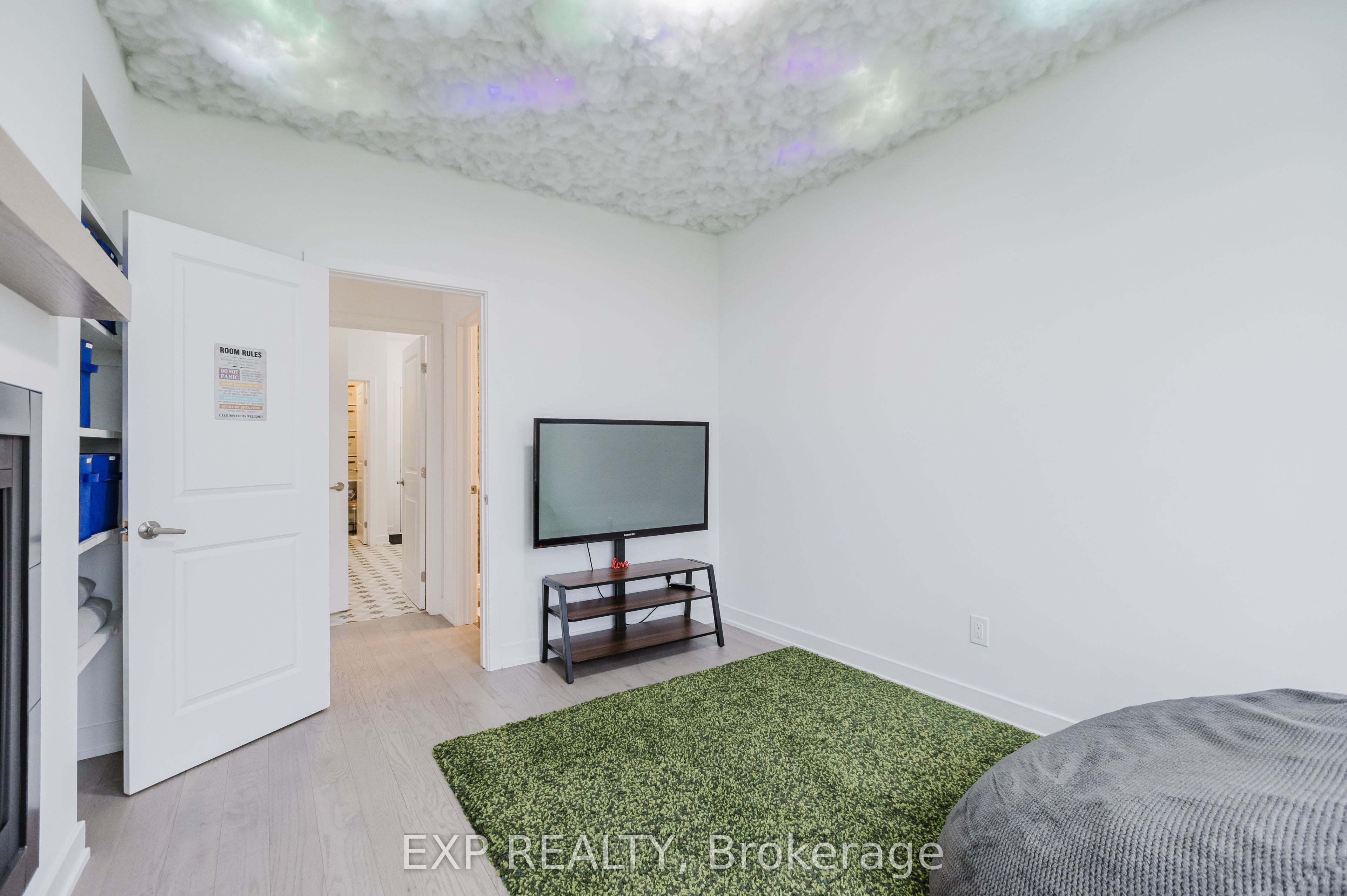 Listing picture