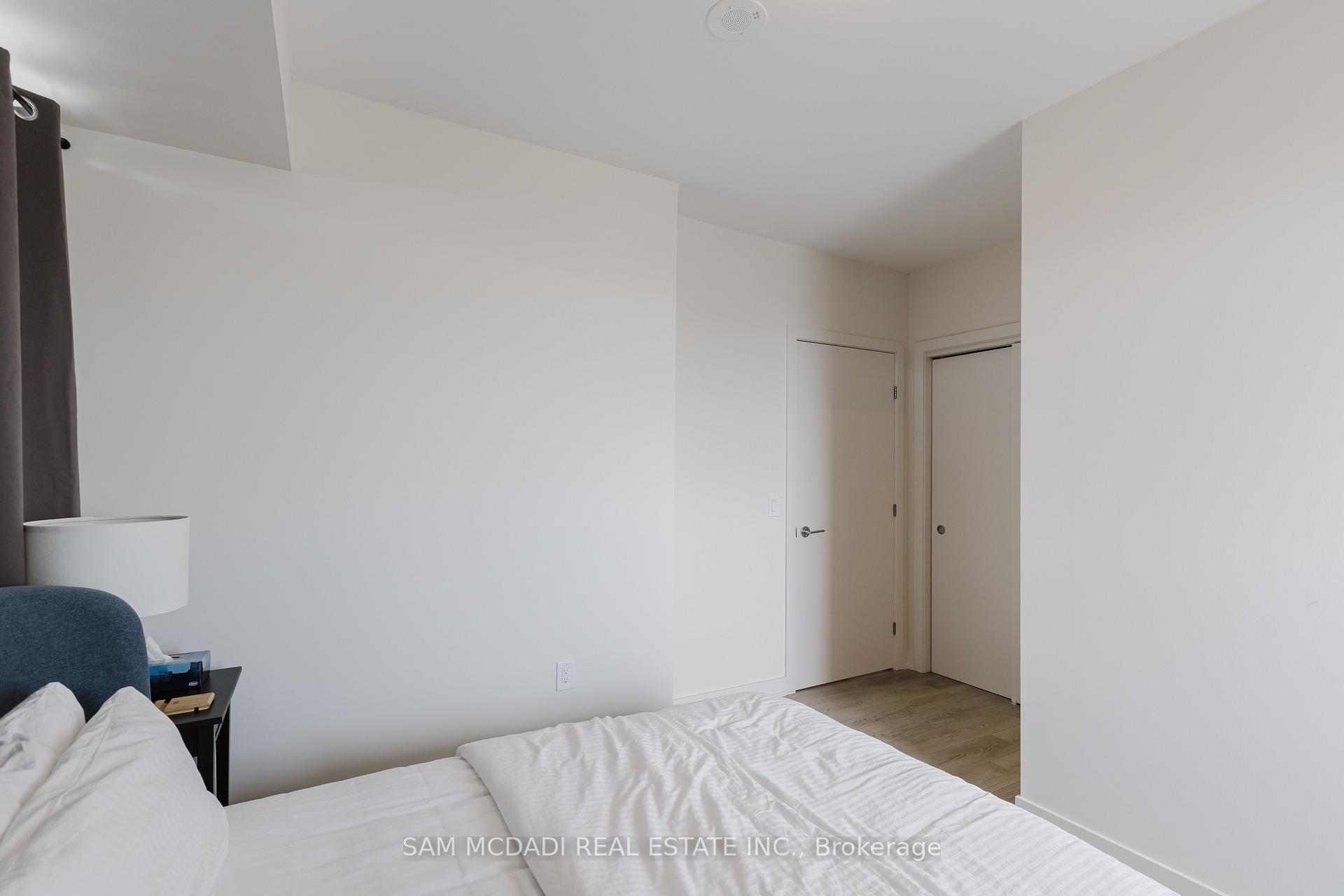 2 Bedrooms Condo at 212 King William,  Hamilton For sale
