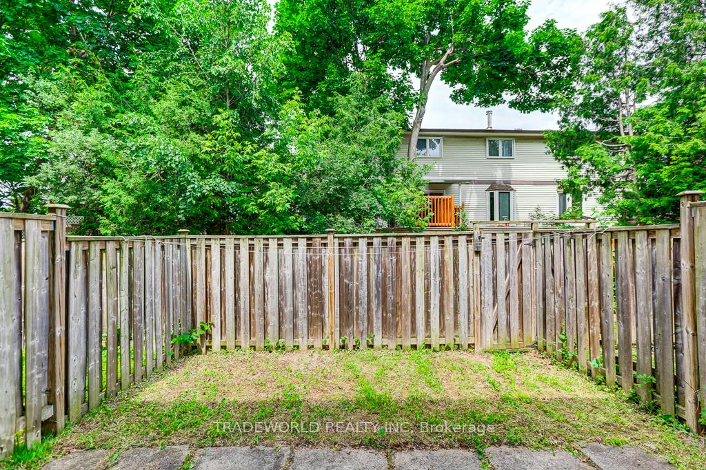 3 Bedrooms Condo at 50 Brookmill, Toronto For sale