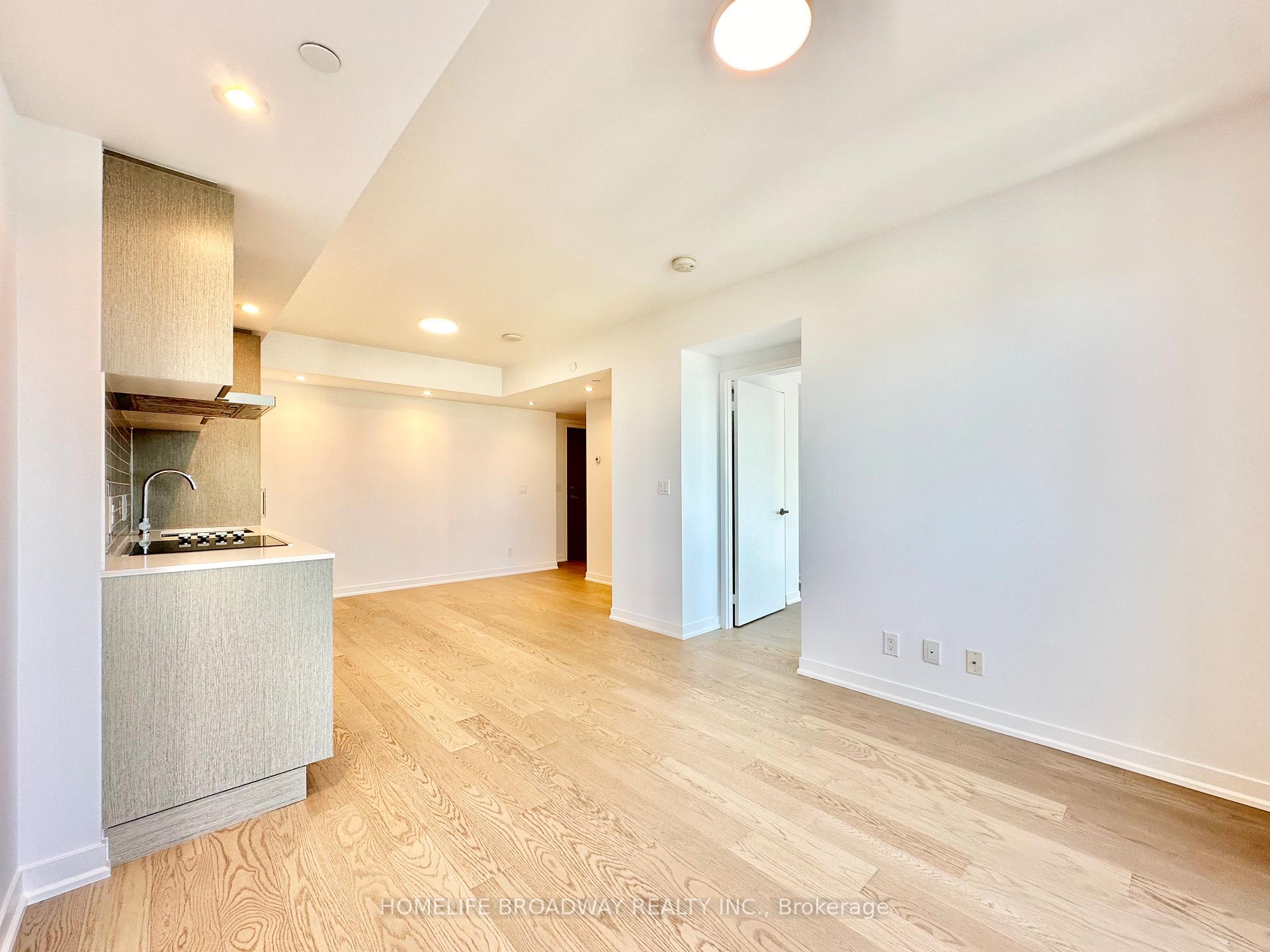 1 Bedroom Condo at 88 Harbour,  Toronto For sale