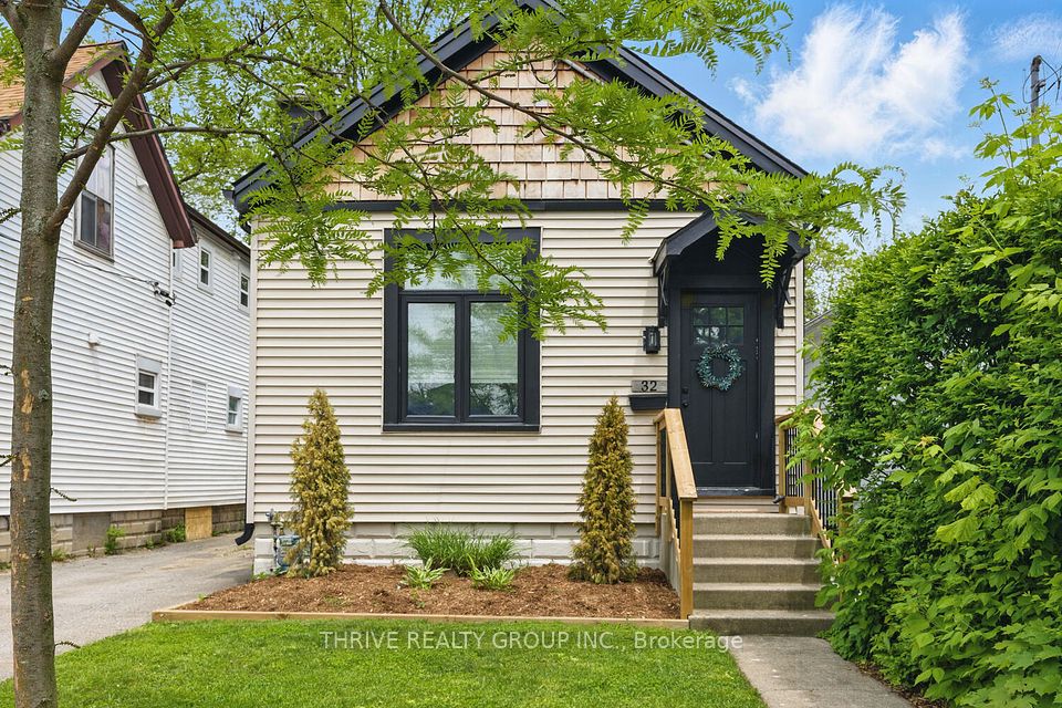 32 Euclid Avenue, London South, ON N6C 1C1