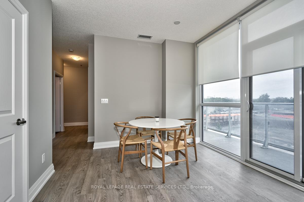 2 Bedrooms Condo at 65 Speers,  Oakville For sale