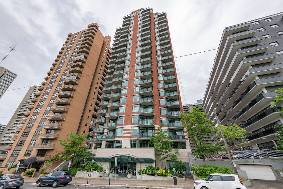 570 Laurier
