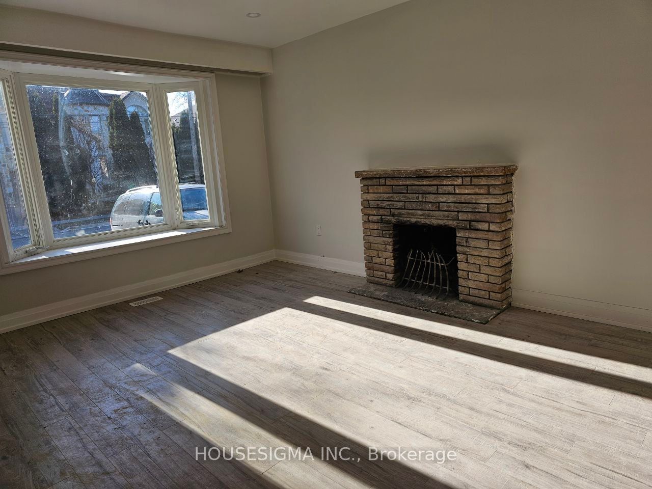 126 NIPIGON Avenue, Toronto, ON M2M 2W4