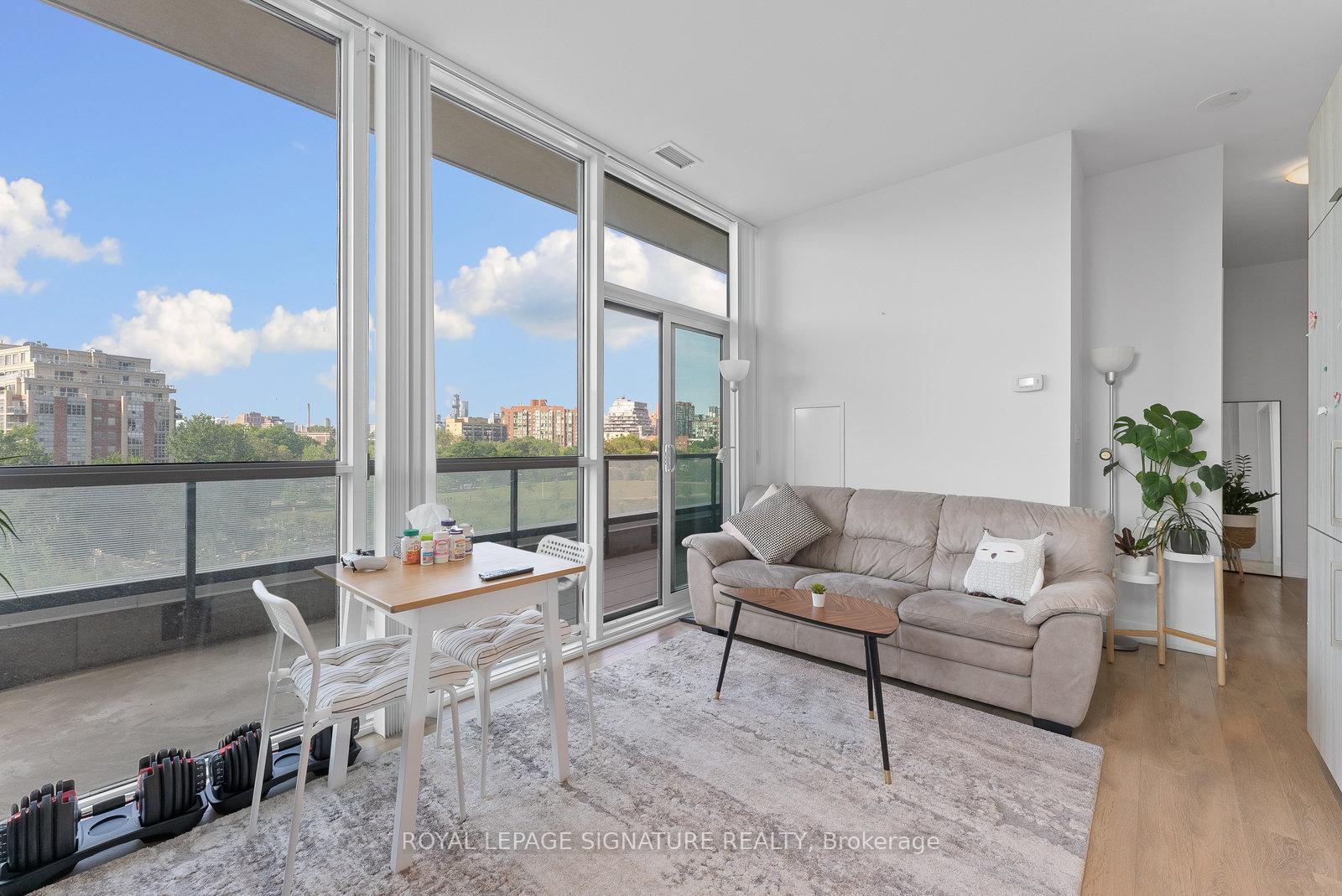 2 Bedrooms Condo at 50 Ordnance, Toronto For sale