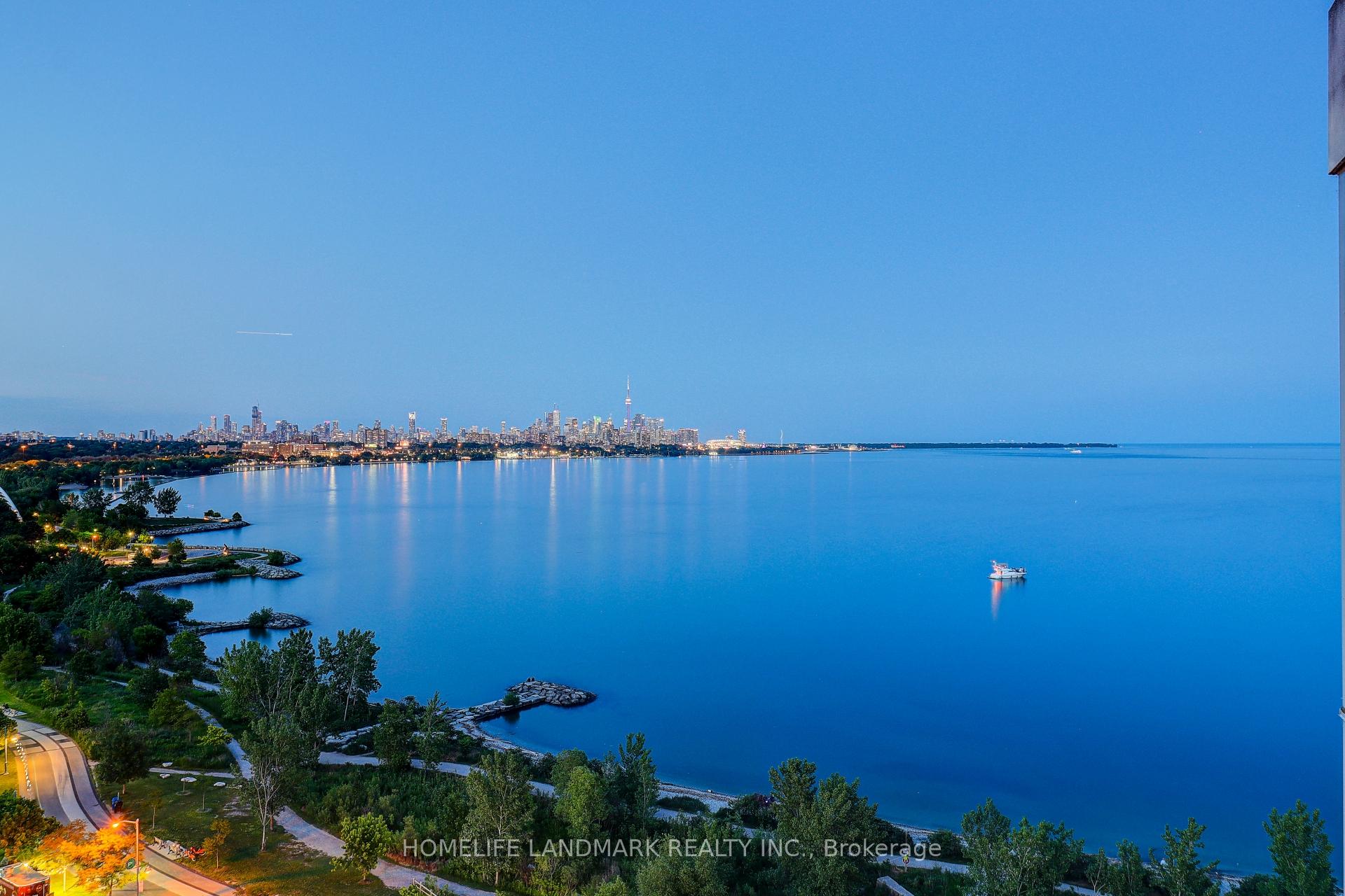 3 Bedrooms Condo at 58 Marine Parade, Toronto For sale