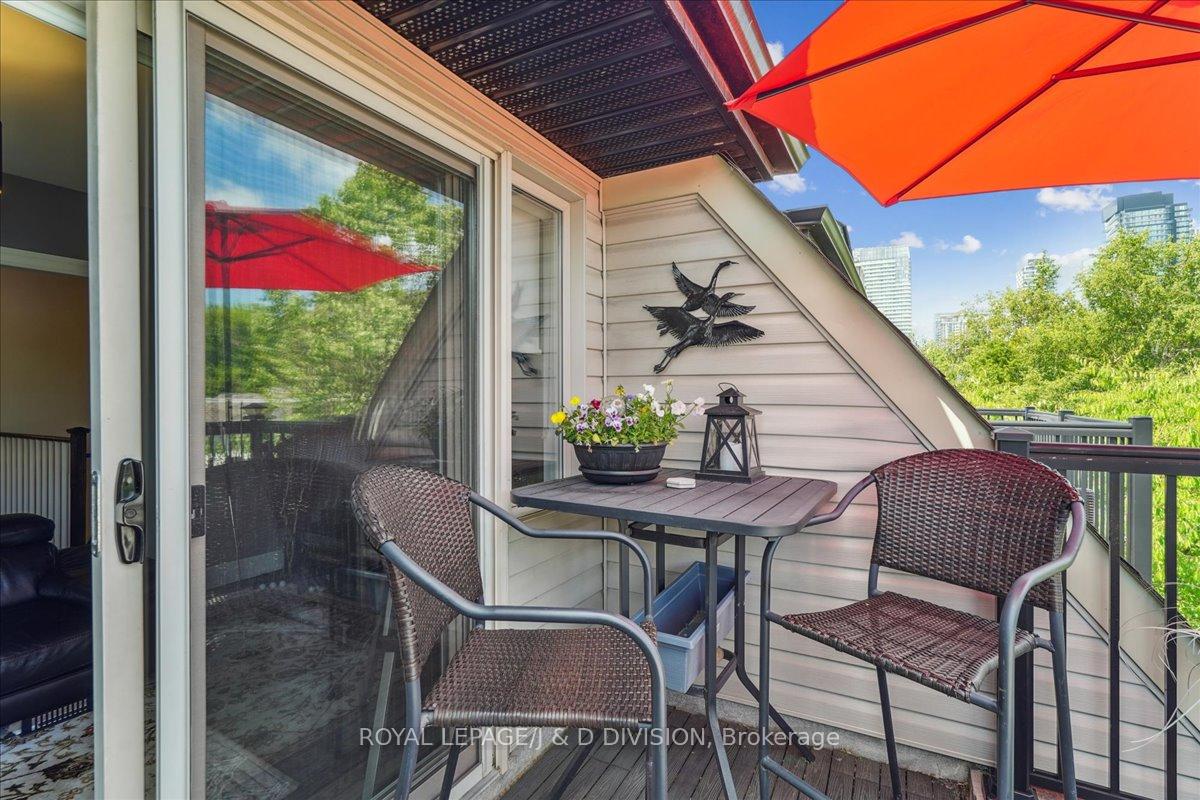 4 Bedrooms Condo at 361 Roehampton, Toronto For sale