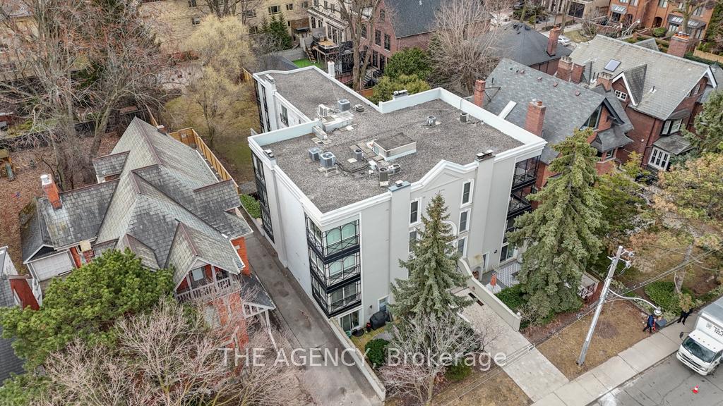 2 Bedrooms Condo at 105 Heath, Toronto For sale