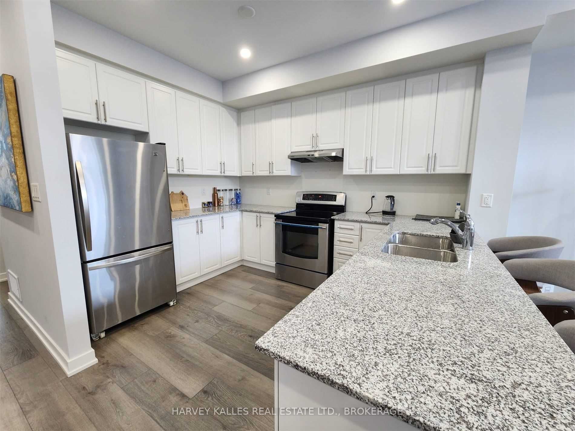 250 Finch Avenue 26