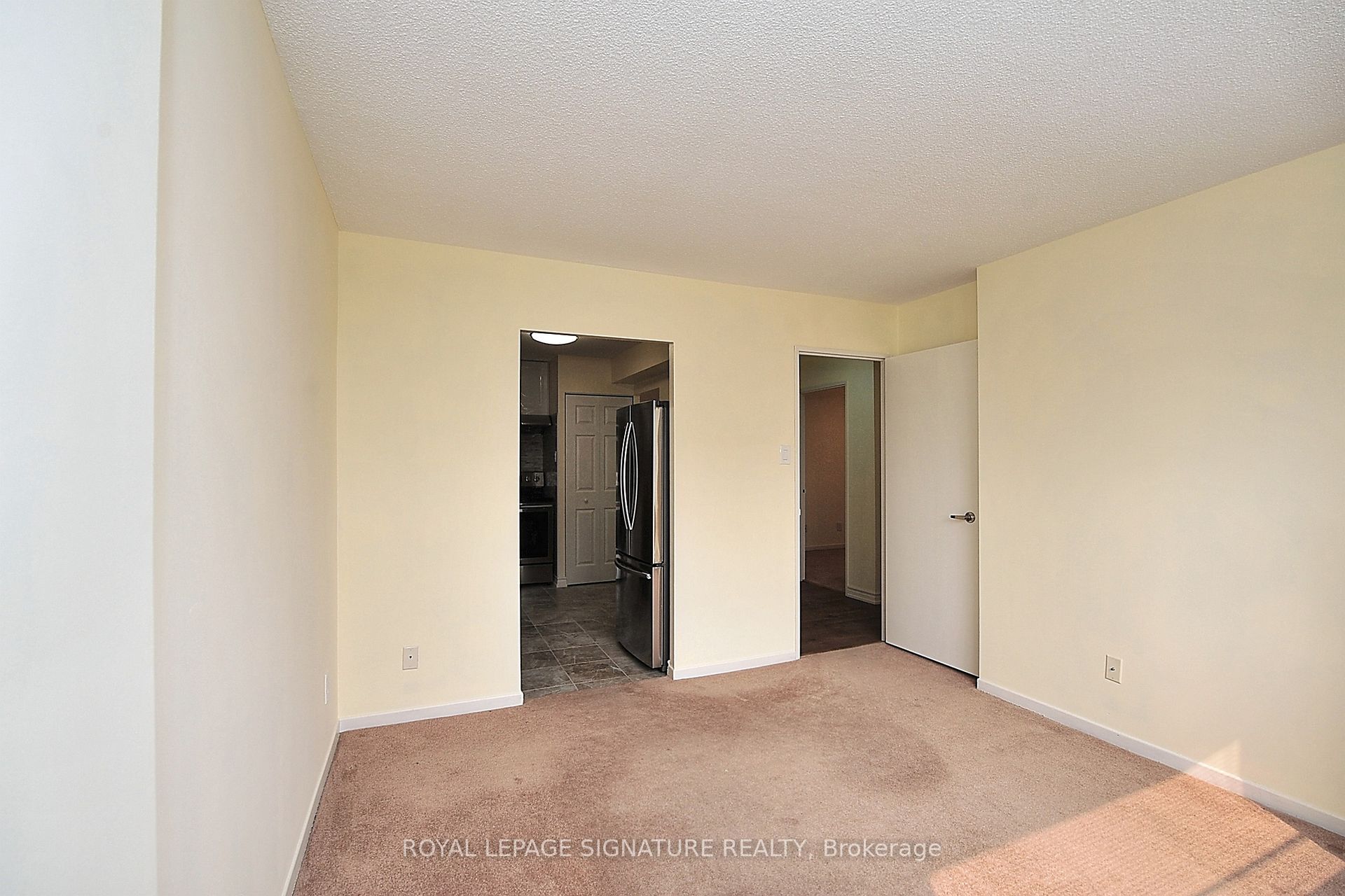 10 Tangreen Court, #702