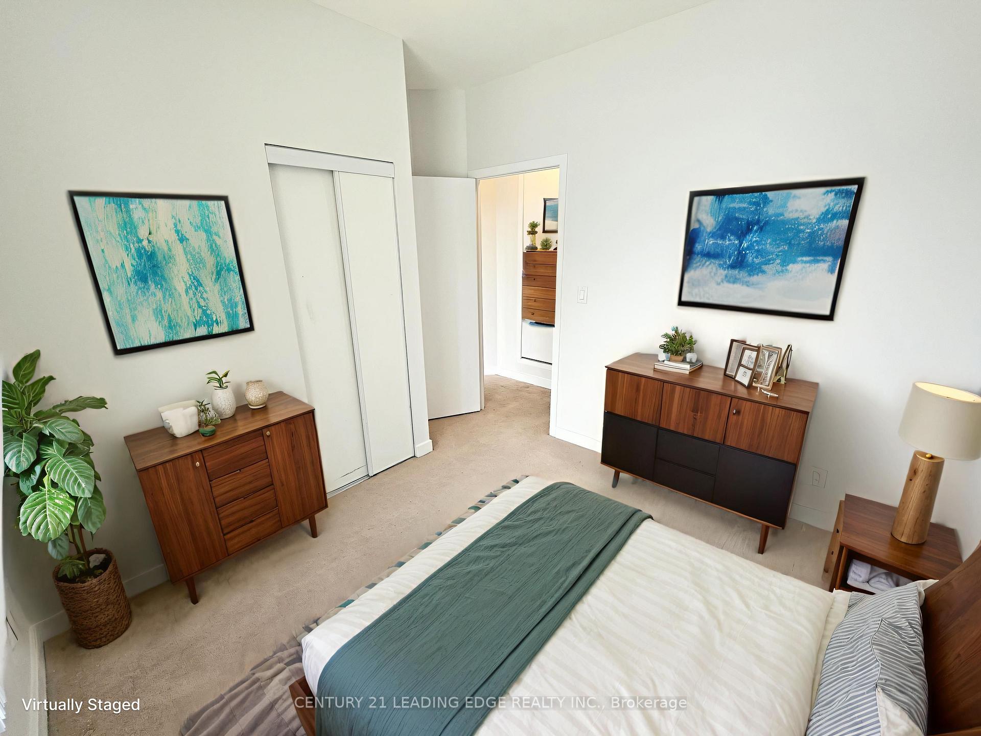 3 Bedrooms Condo at 38 Lee Centre, Toronto For sale