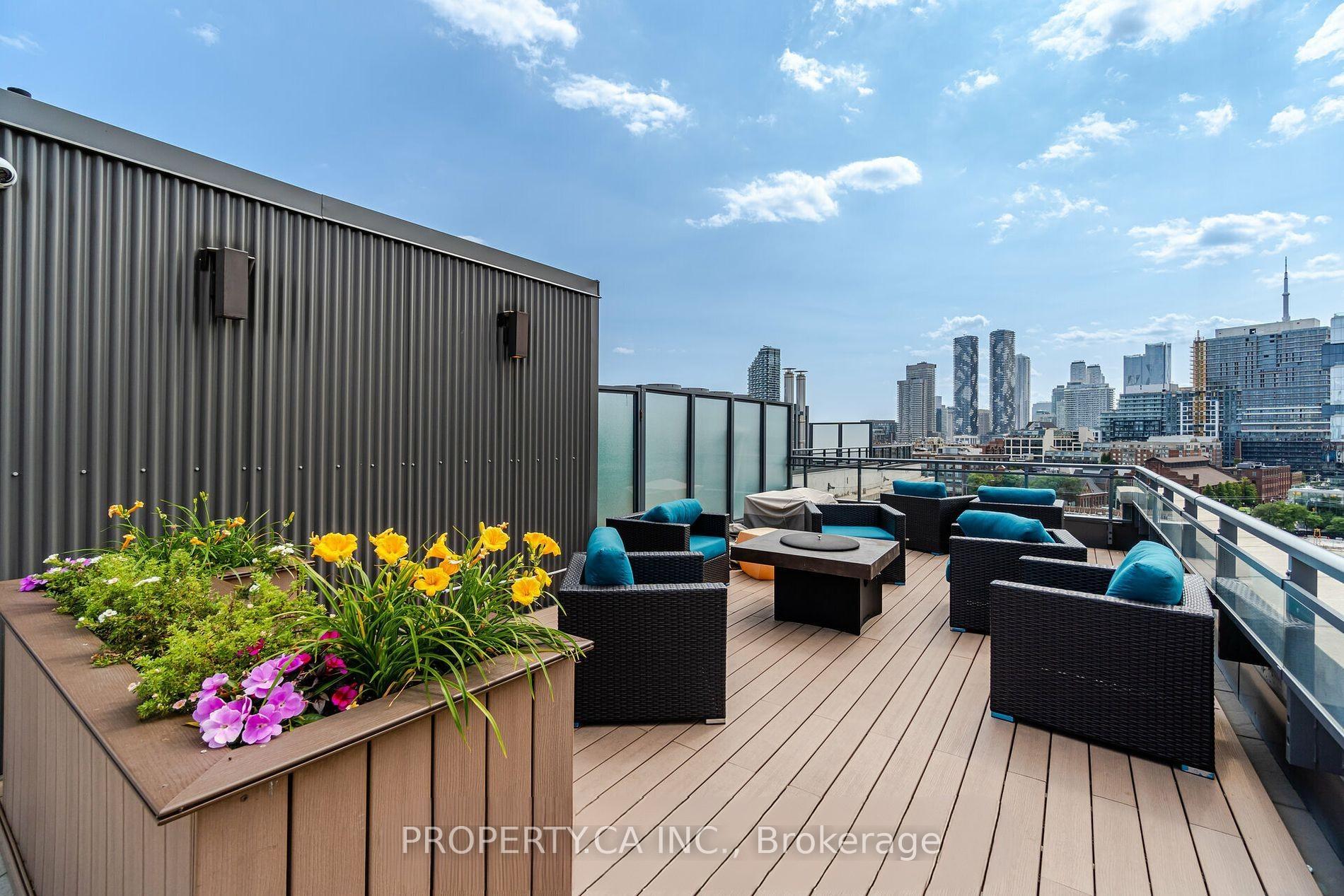 2 Bedrooms Condo at 90 Trinity,  Toronto For sale