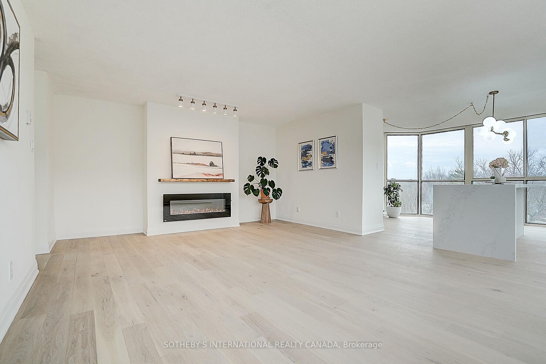 2 Bedrooms Condo at 1240 Marlborough, Oakville For sale