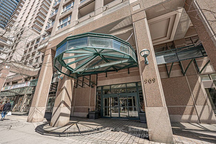 #2101 - 909 Bay Street, Toronto, ON M5S 3G2