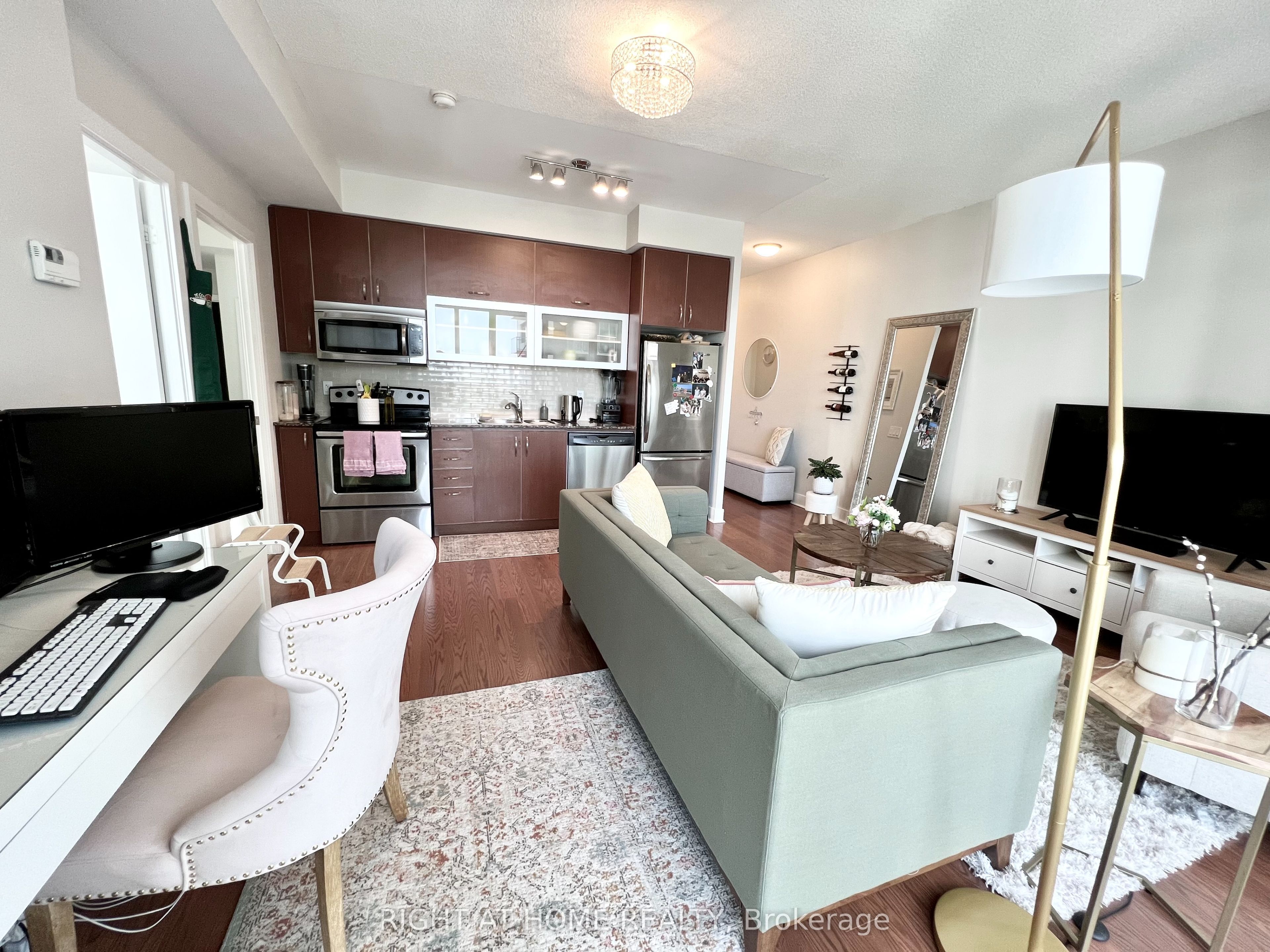 90 Stadium Road, #606
