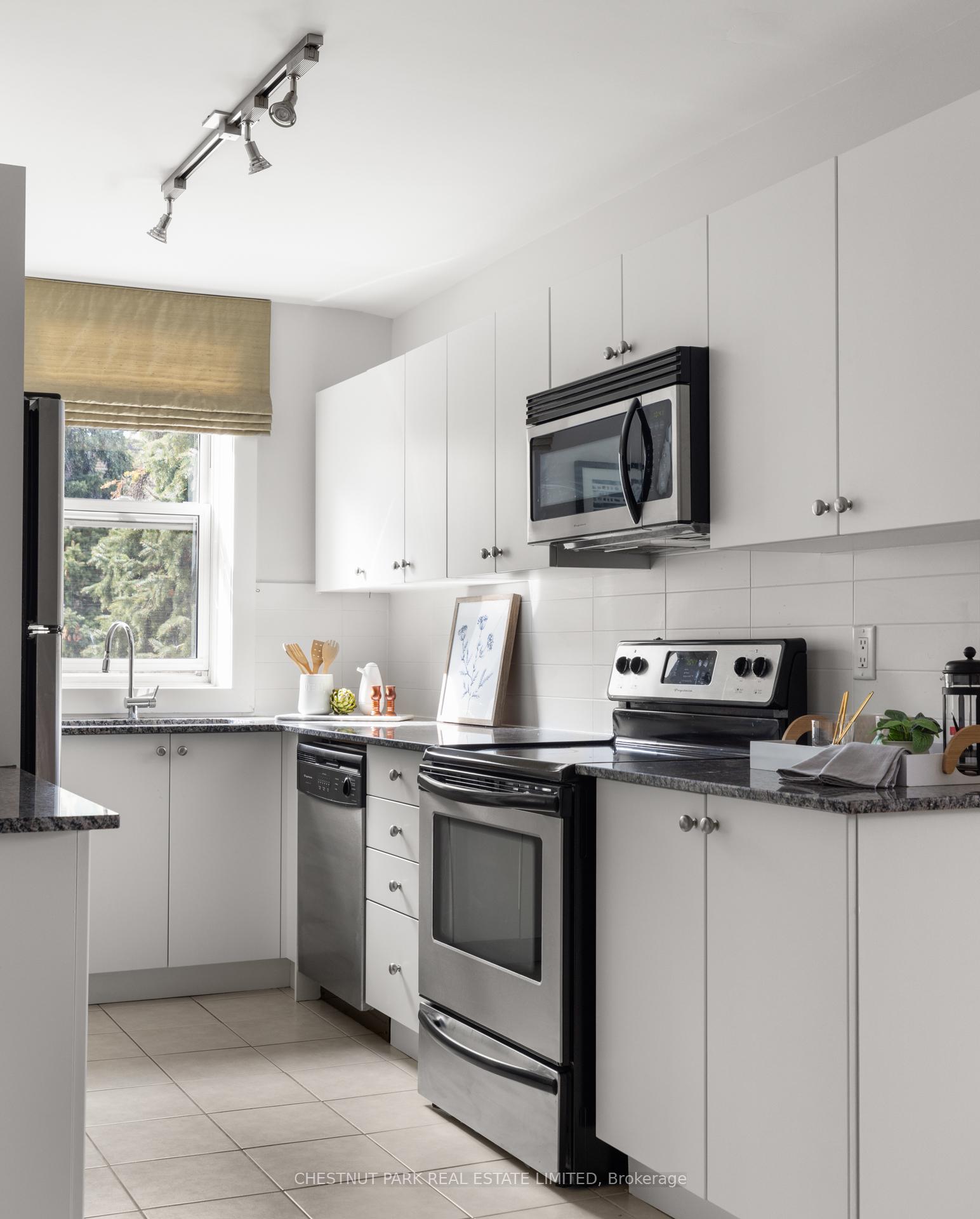 2 Bedrooms Co-op at 2603 Bathurst, Toronto For sale