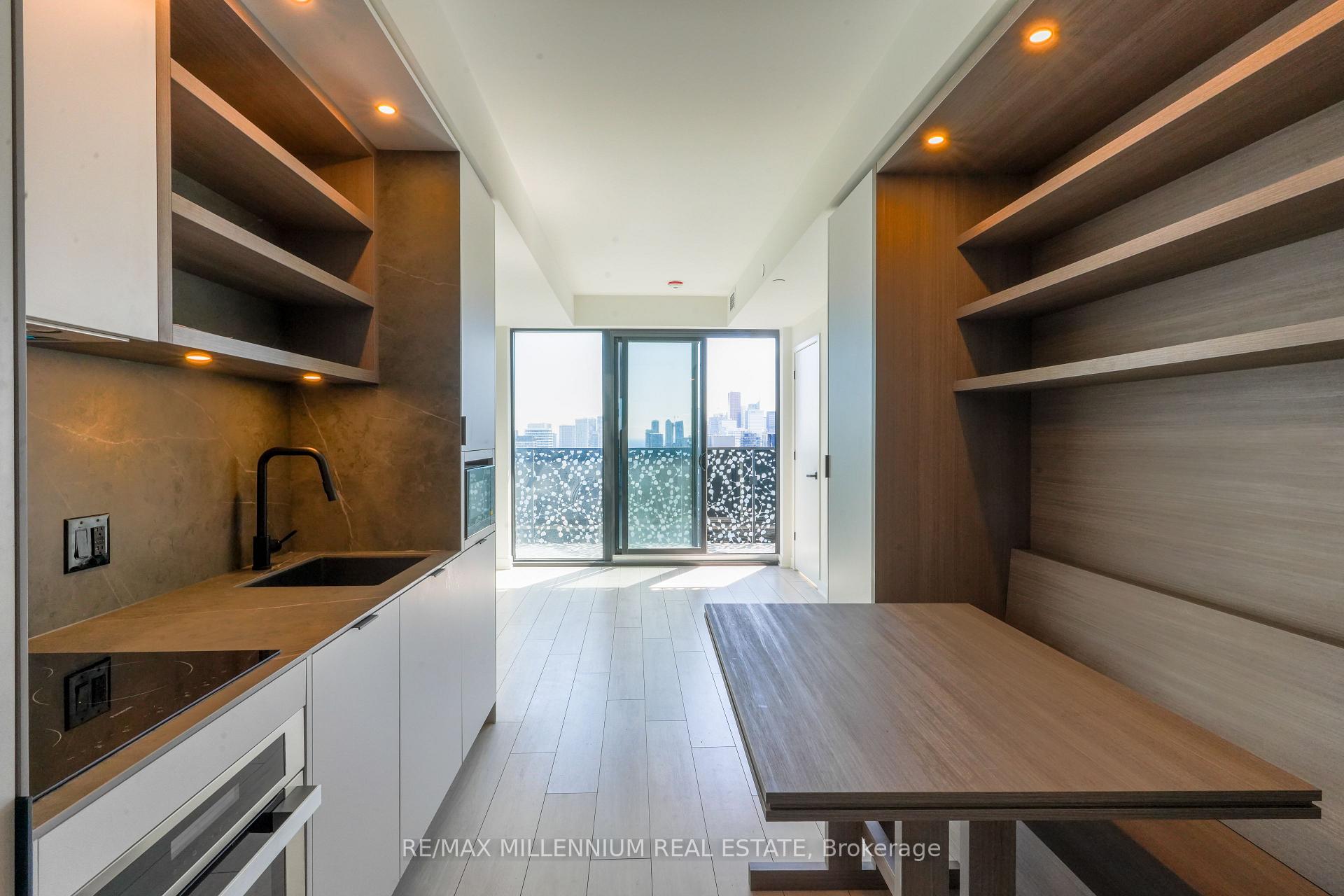 2 Bedrooms Condo at 55 Charles, Toronto For sale