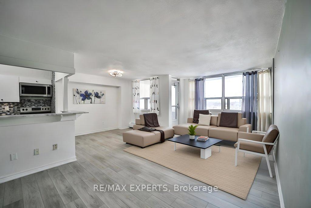 2 Bedrooms Condo at 551 The West Mall,  Toronto For sale