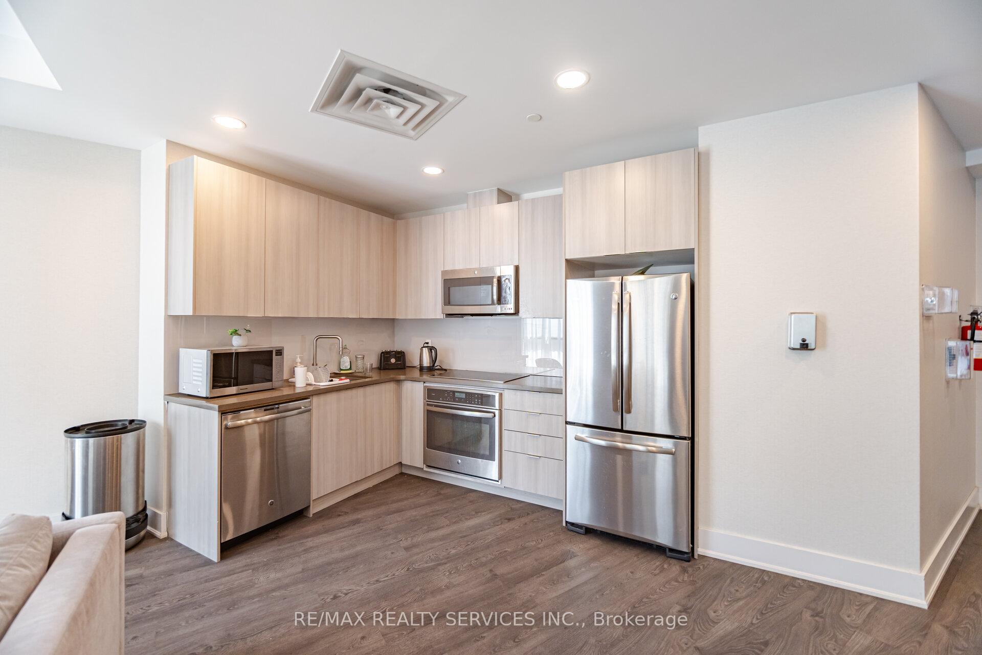 1 Bedroom Condo at 50 Bruyeres, Toronto For sale