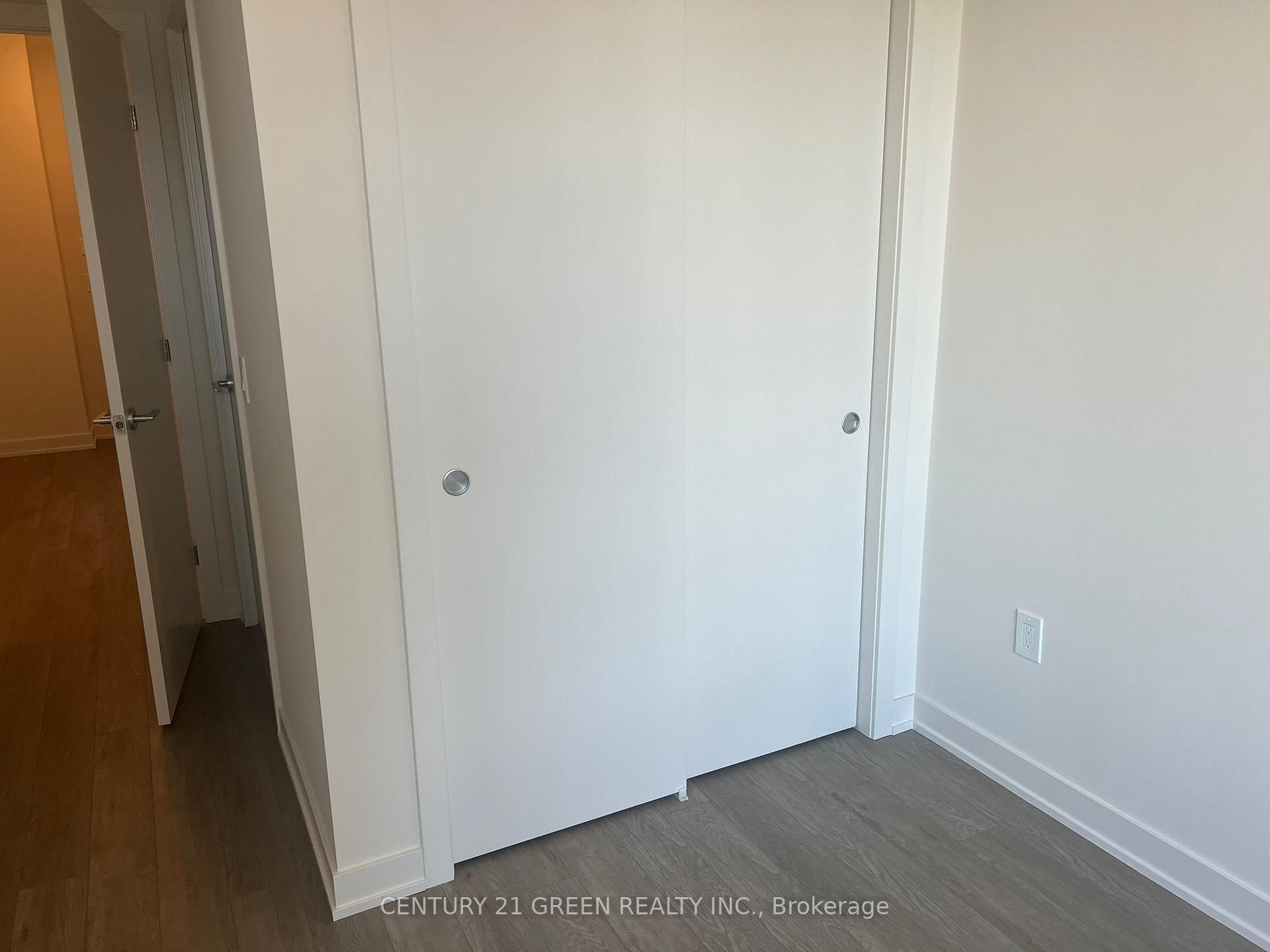 2 Bedrooms Condo at 212 King WIlliam,  Hamilton For sale