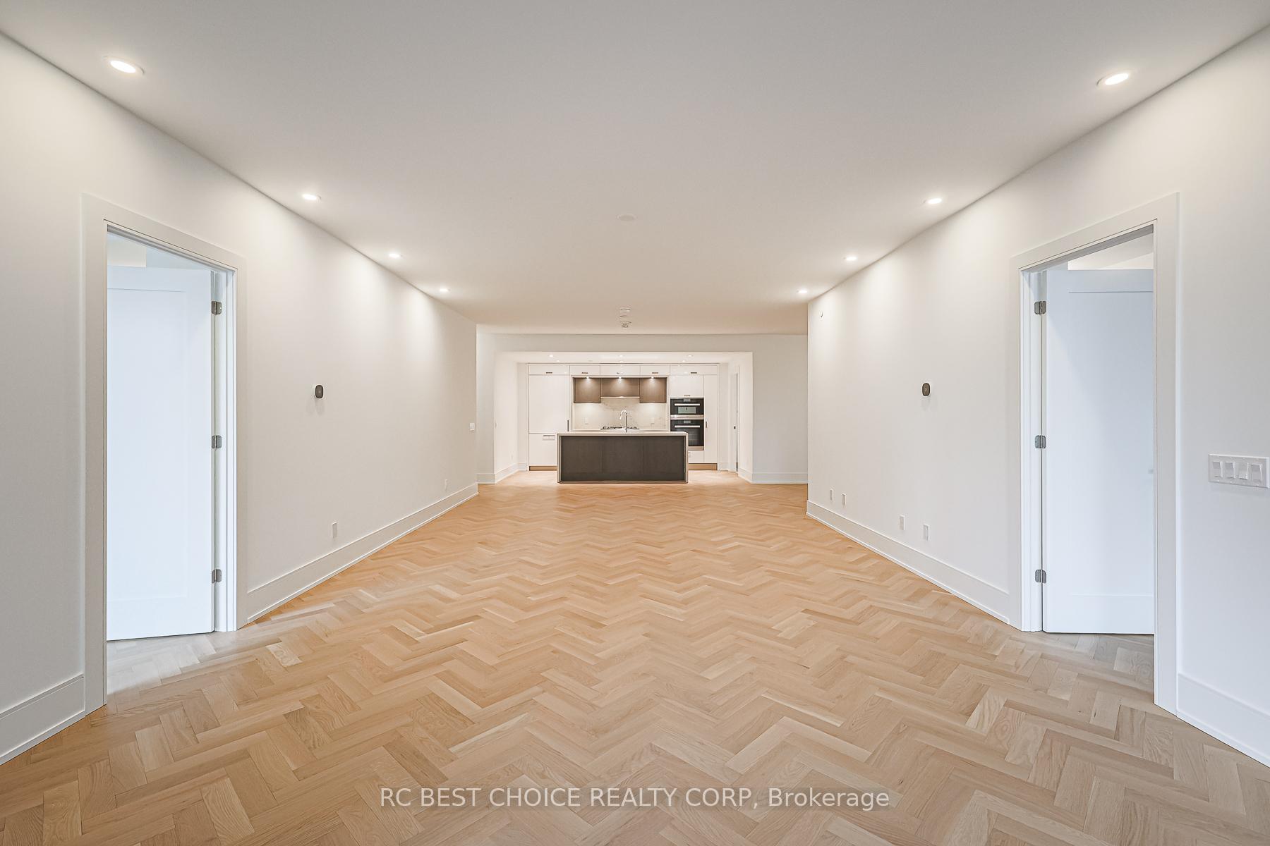 3 Bedrooms Condo at 455 Wellington, Toronto For sale