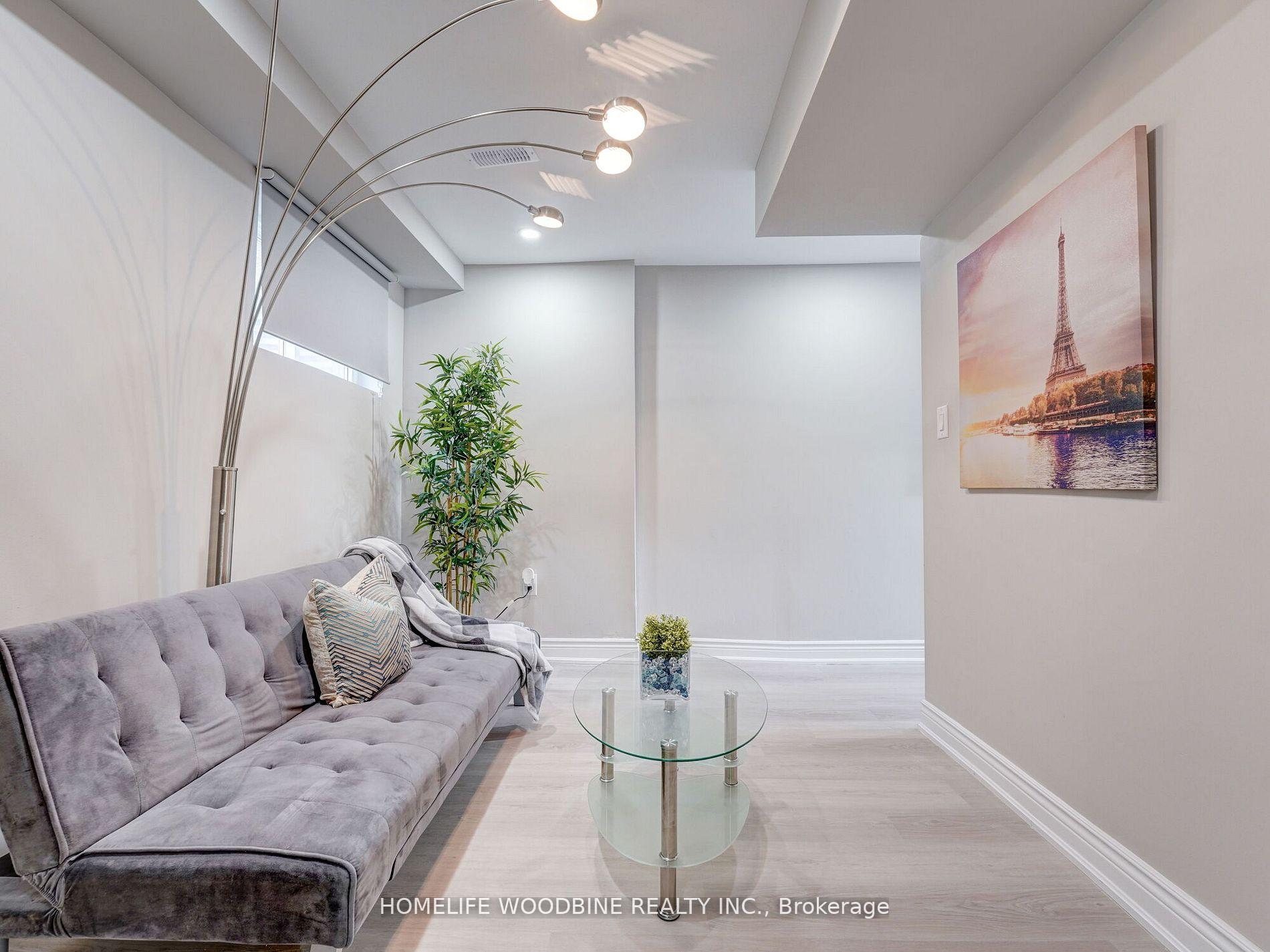 3 Bedrooms Condo at 121 Centennial,  Toronto For sale