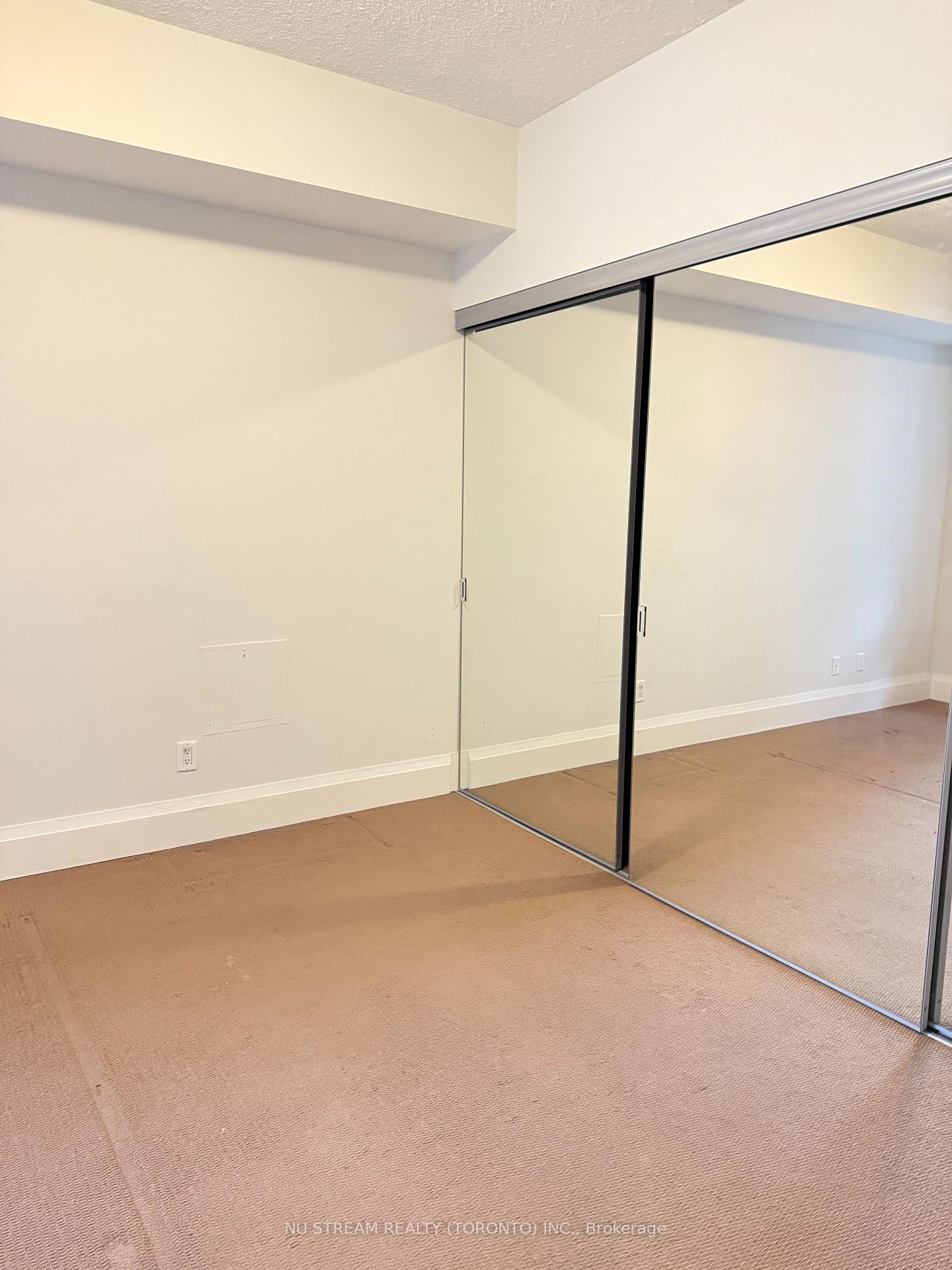 2 Bedrooms Condo at 100 Harrison Garden,  Toronto For sale