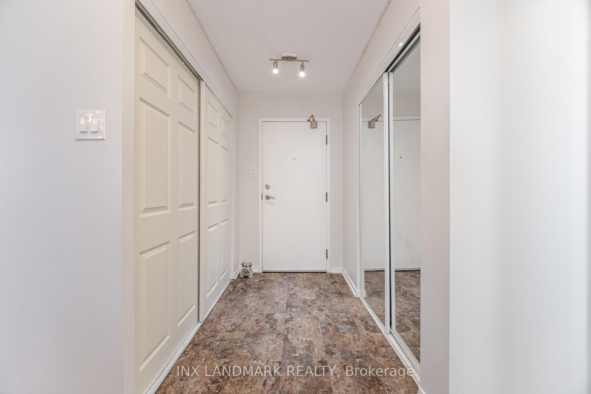 3 Bedrooms Condo at 330 Rathburn, Mississauga For sale