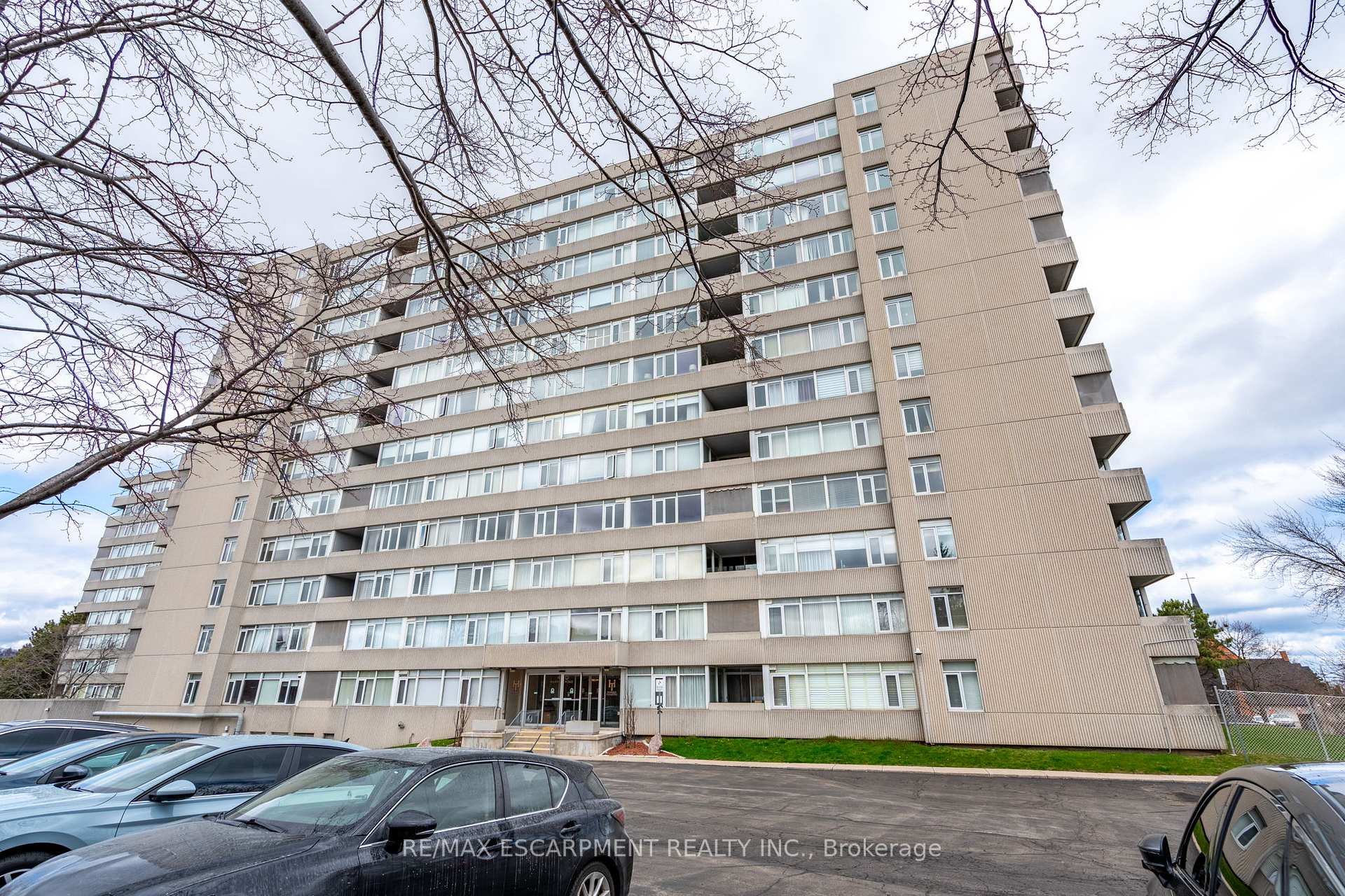 3 Bedrooms Condo at 40 Harrisford, Hamilton For sale