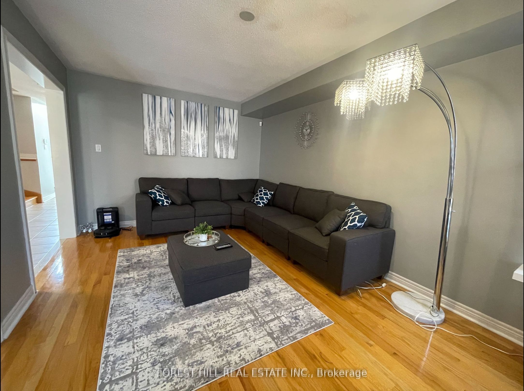 52 Adventure Crescent