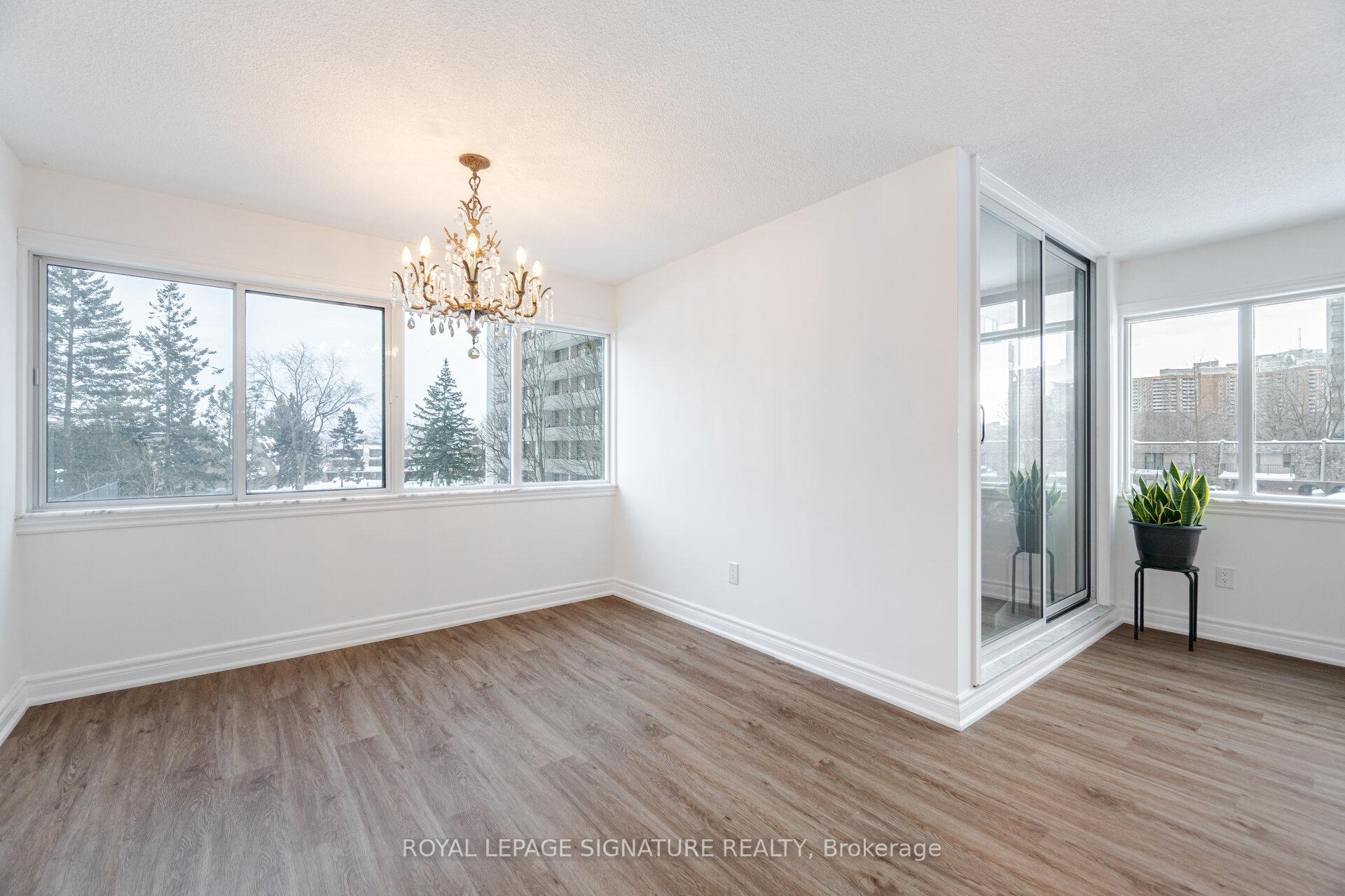 4 Bedrooms Condo at 1300 Mississauga Valley,  Mississauga For sale