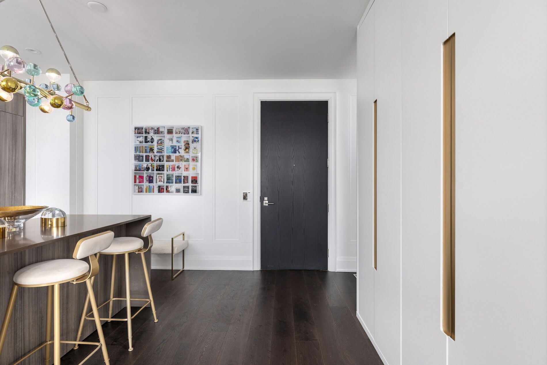 151 Avenue Road 805