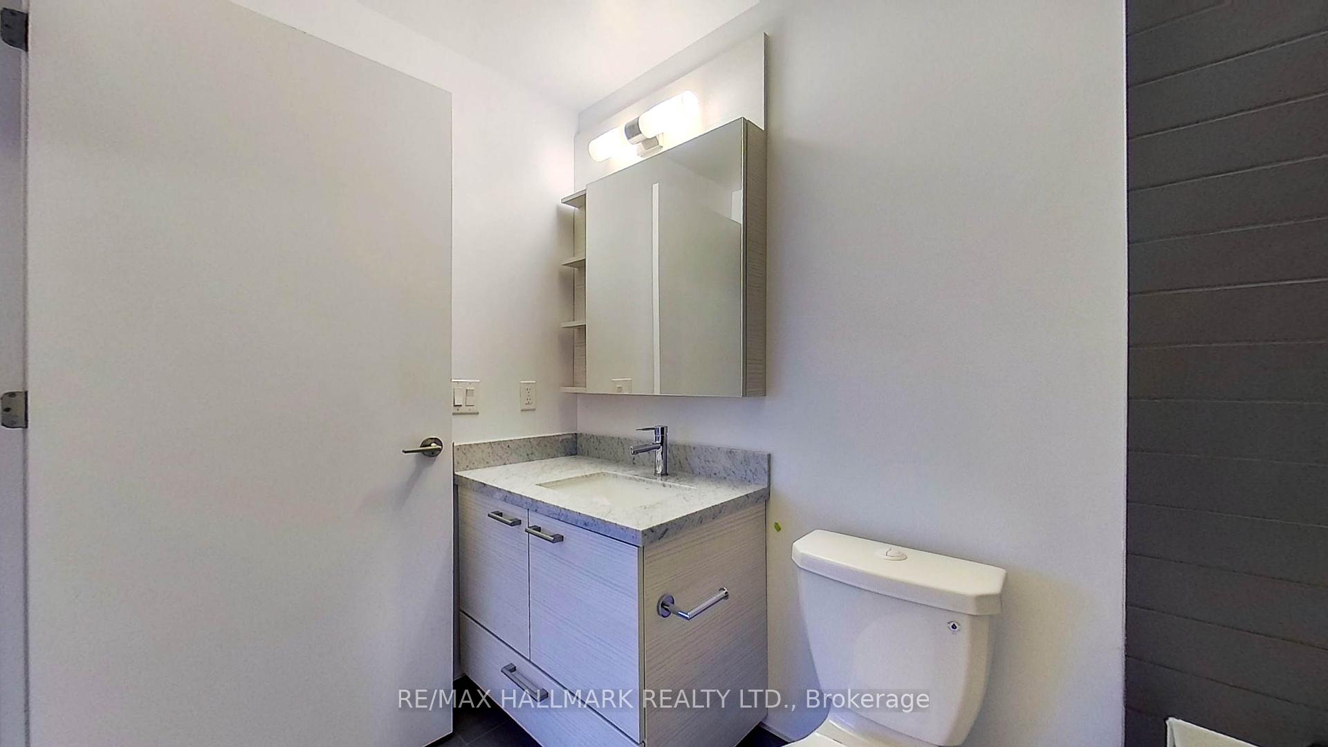 2 Bedrooms Condo at 2221 Yonge,  Toronto For sale