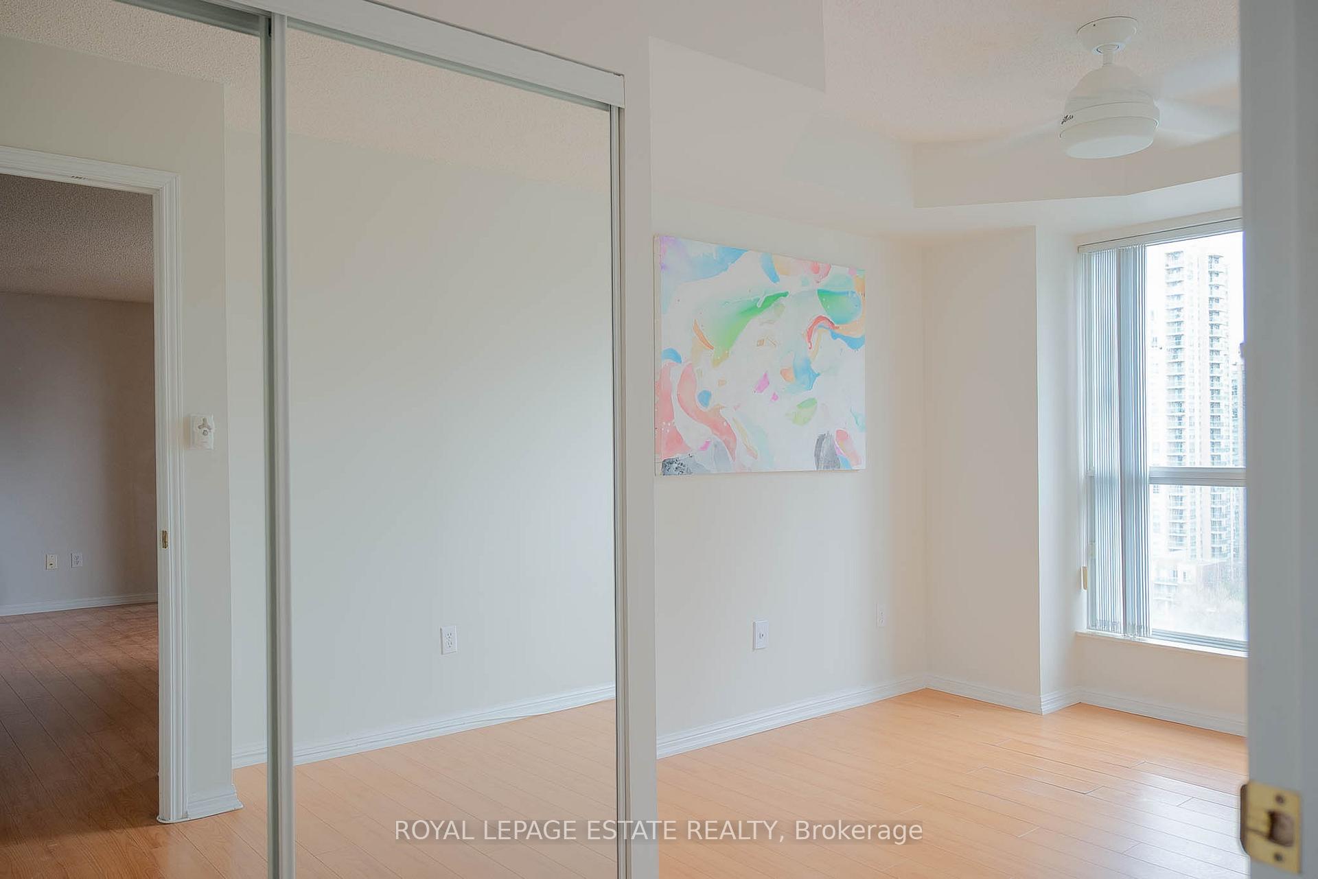 3 Bedrooms Condo at 23 Lorraine,  Toronto For sale