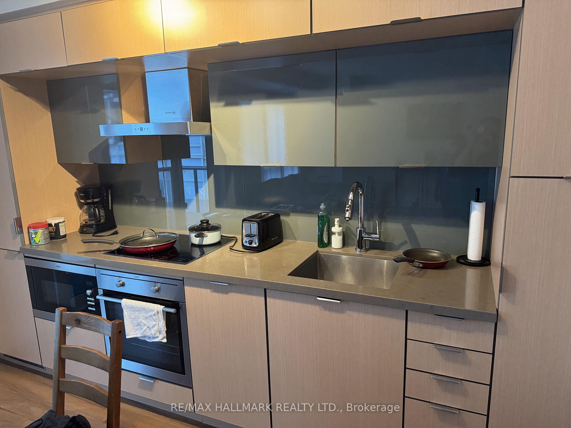 1 Bedroom Condo at 300 FRONT, Toronto For sale