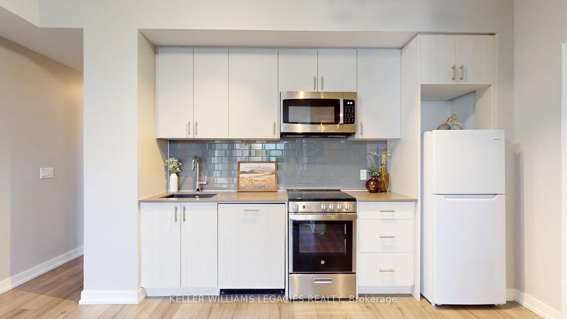 3 Bedrooms Condo at 1195 The Queens, Toronto For sale