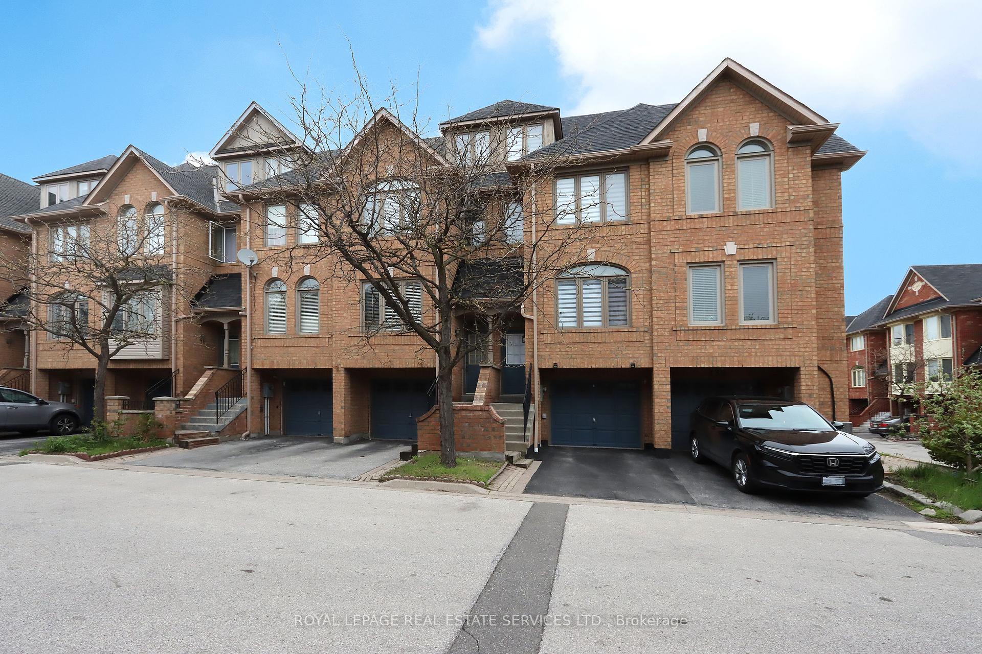 4 Bedrooms Condo at 1168 Arena, Mississauga For sale