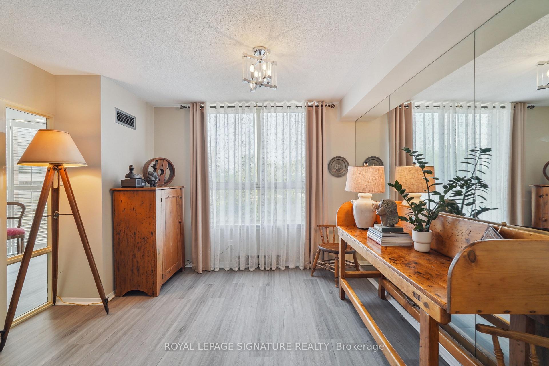 2 Bedrooms Condo at 271 Ridley, Toronto For sale