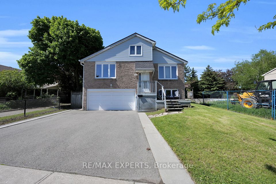 176 Conestoga Drive, Brampton, ON L6Z 1E8