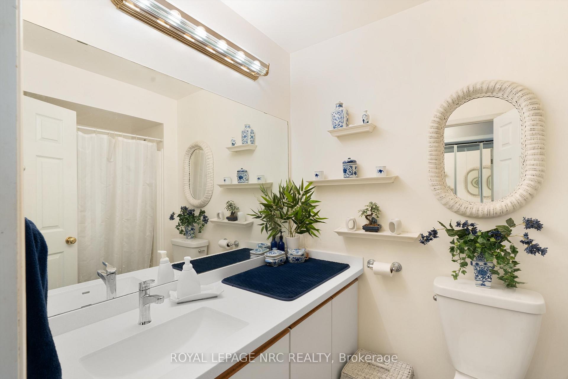 2 Bedrooms Condo at 2530 Northhampton, Burlington For sale