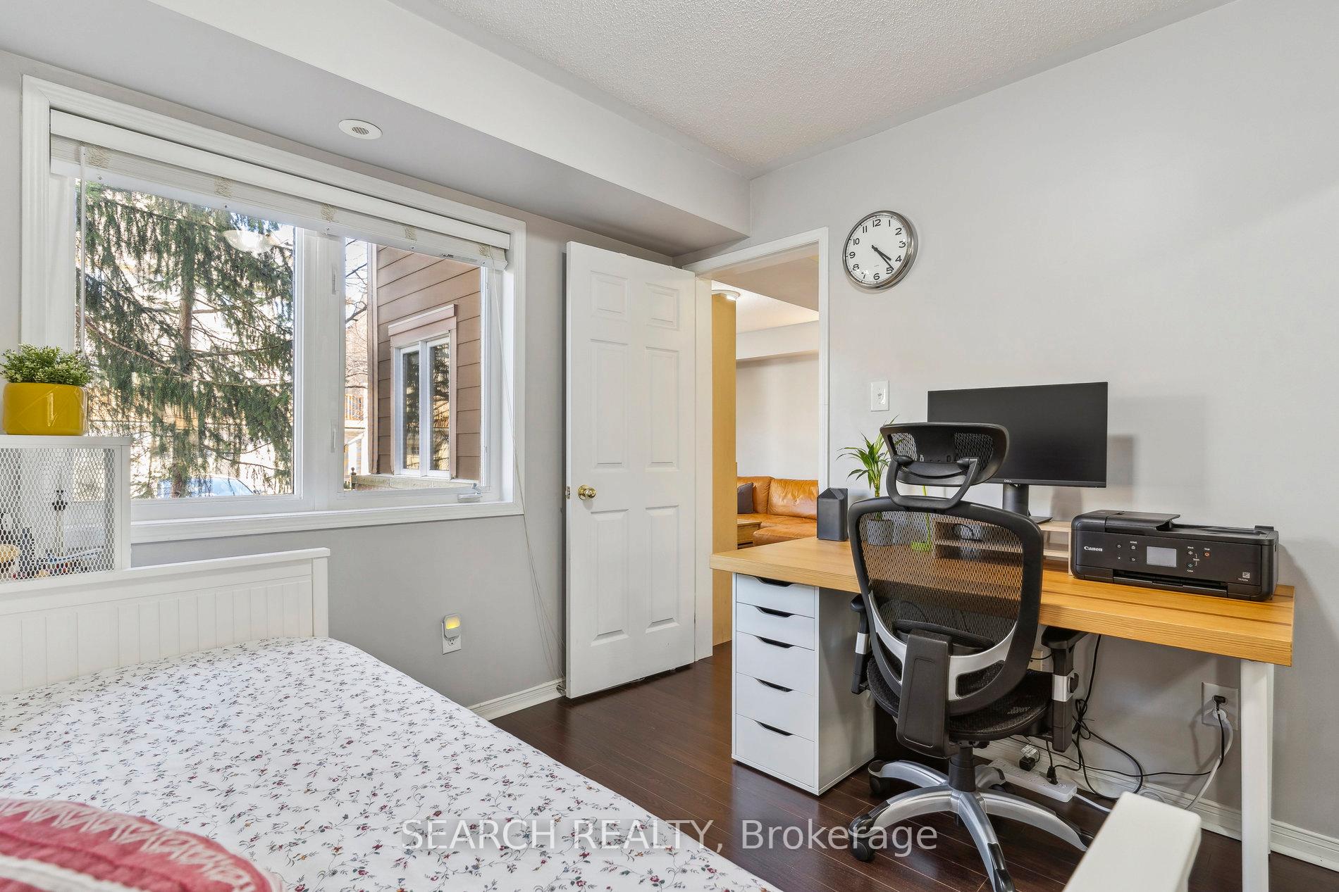 2 Bedrooms Condo at 4975 Southampton, Mississauga For sale