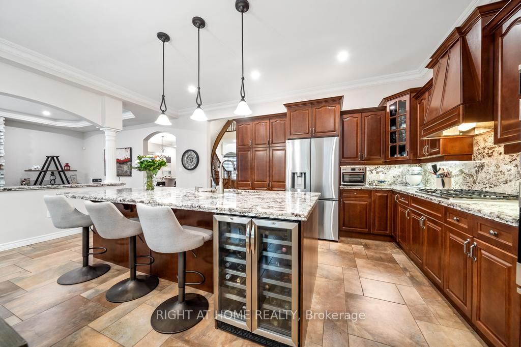 248 Cloverleaf Drive