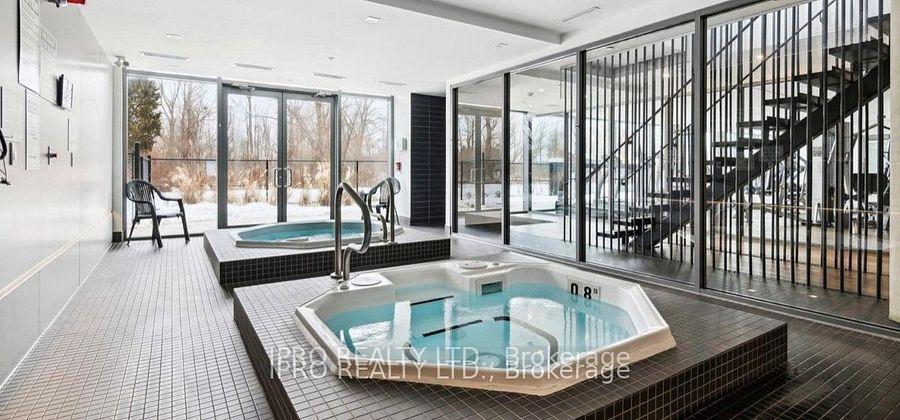 2 Bedrooms Condo at 5230 Dundas, Burlington For sale